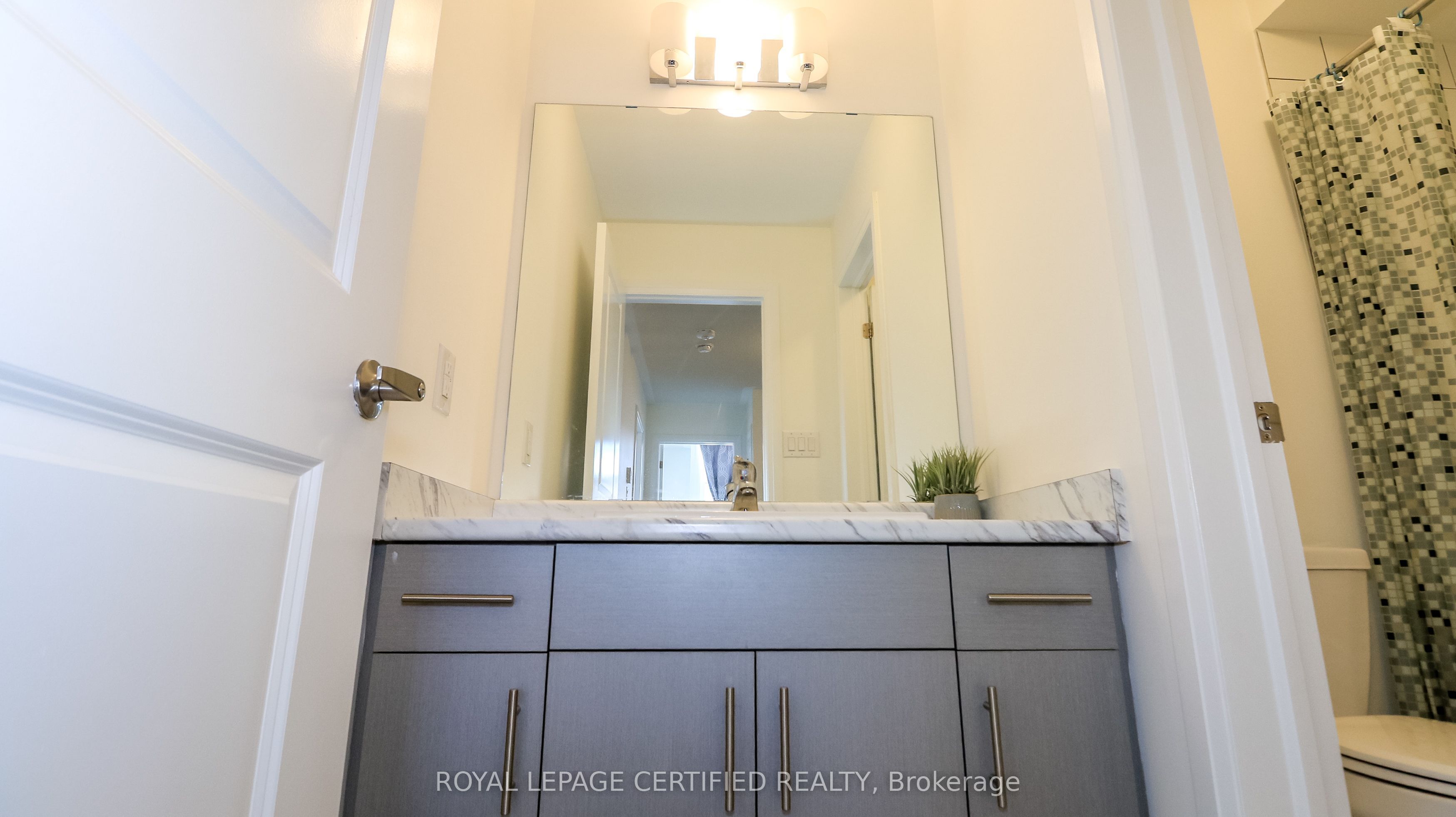 5 Hughes Lane Property Photo 17