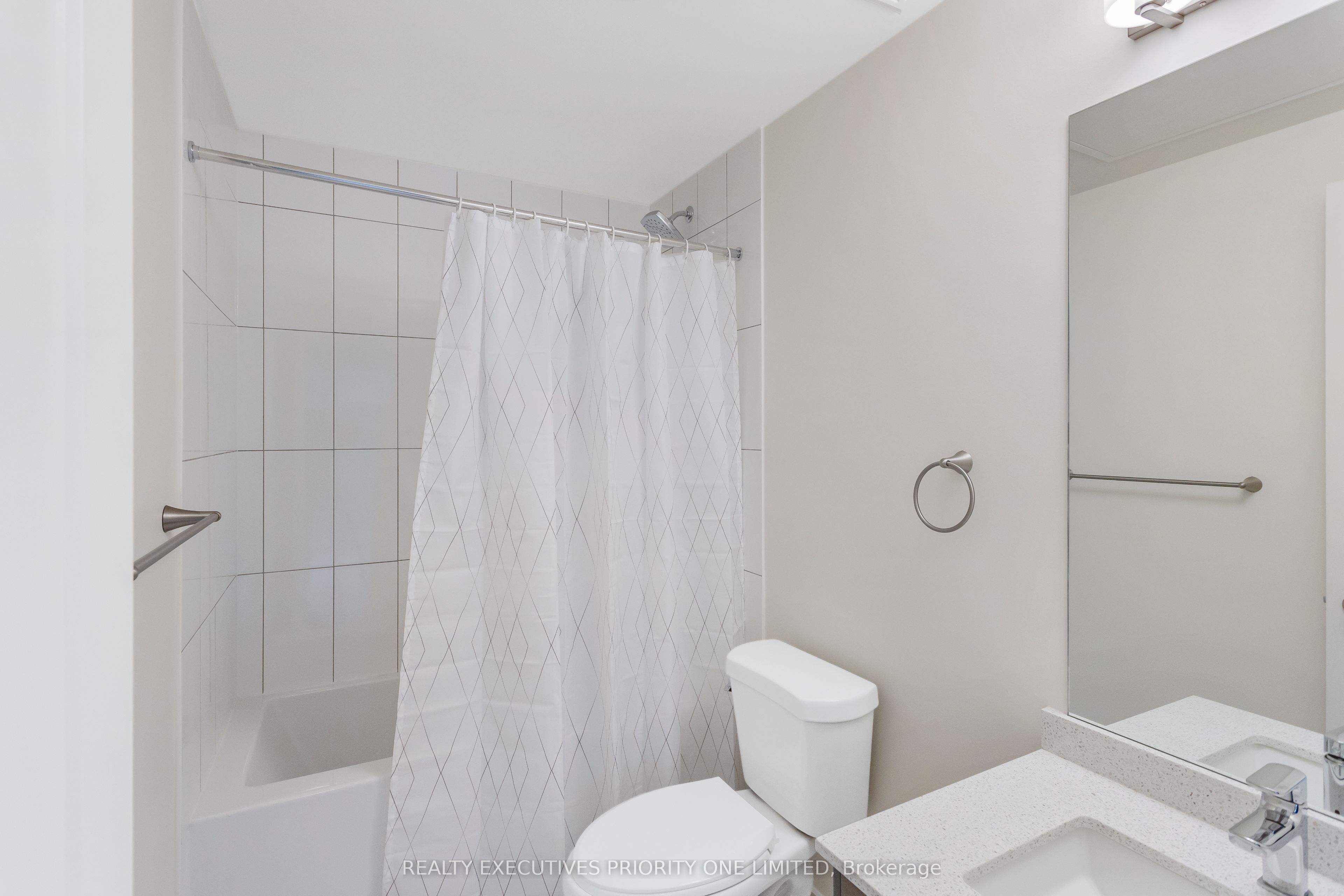 9000 Jane Street 2018 Property Photo 6