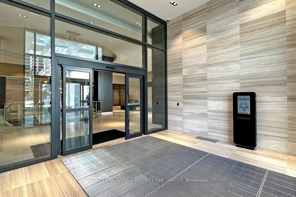 9000 Jane Street 2018 Property Photo 11