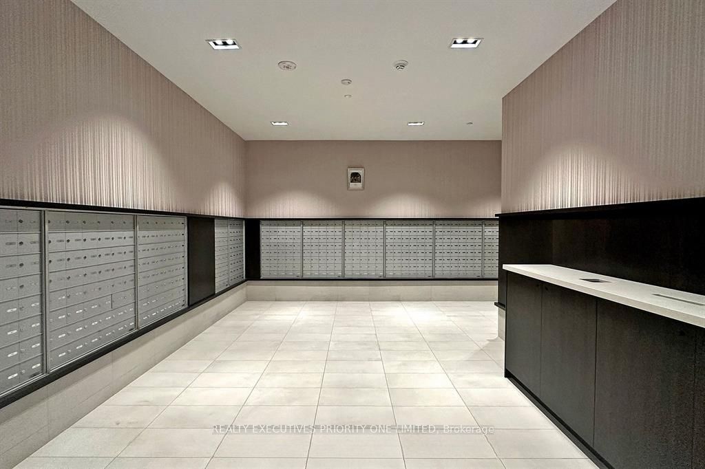 9000 Jane Street 2018 Property Photo 20