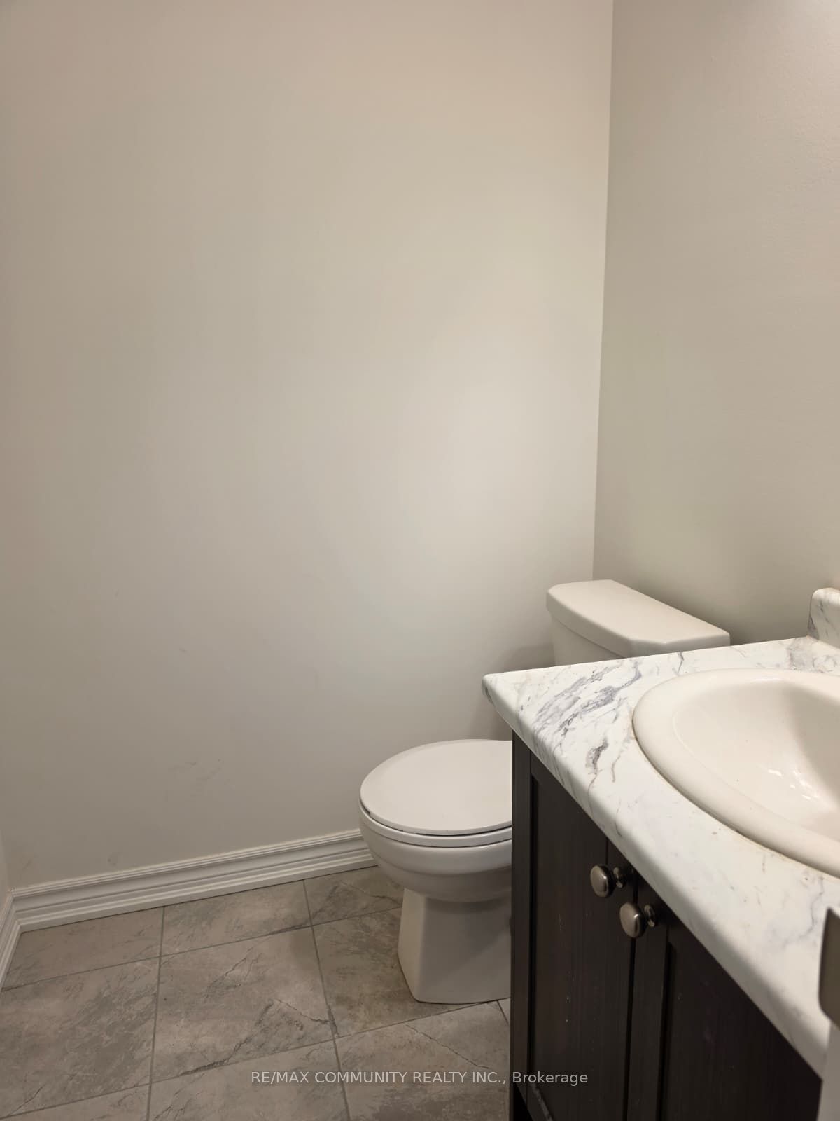 63 English Drive E Basement Property Photo 12