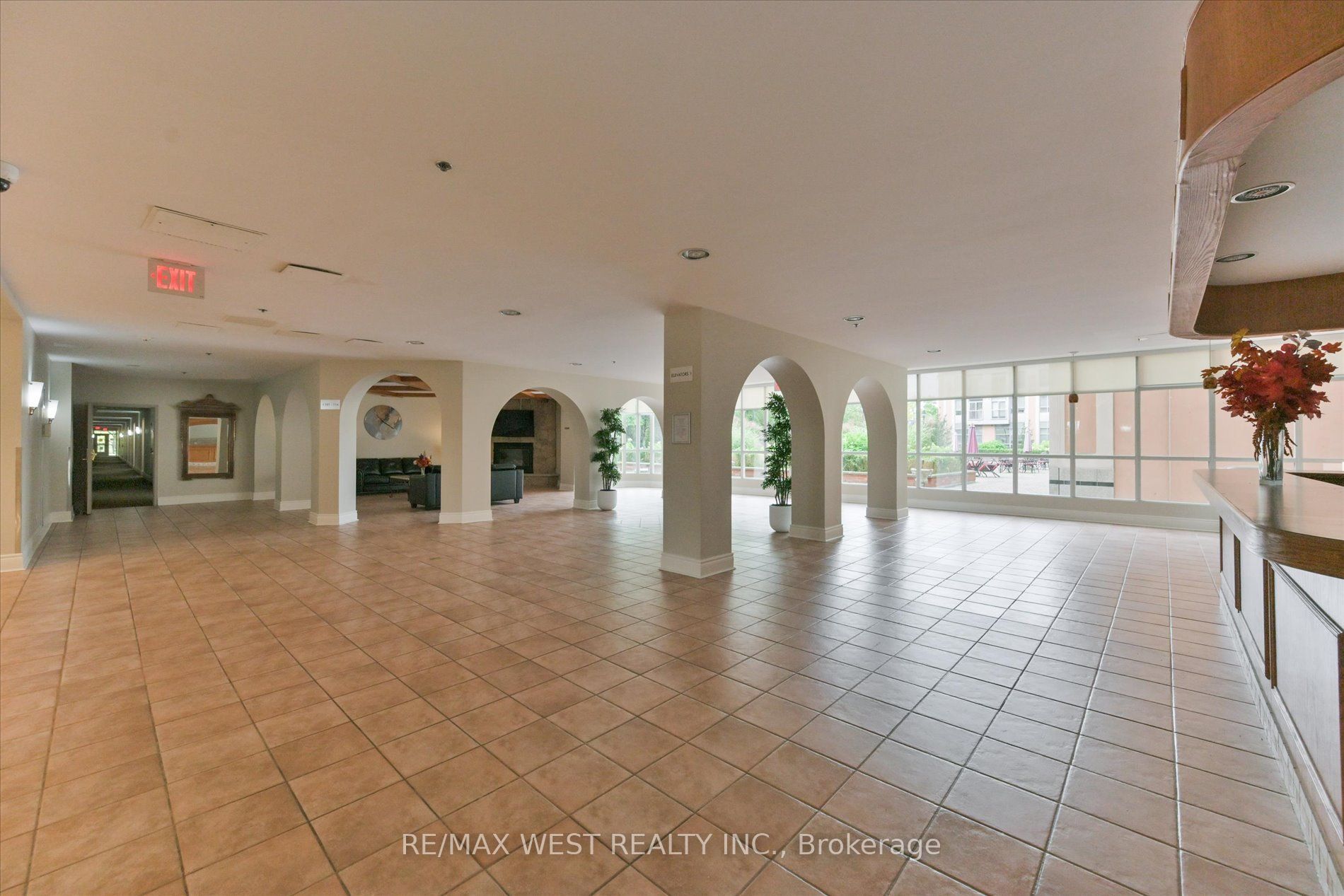 7373 Martin Grove Road 319 Property Photo 9