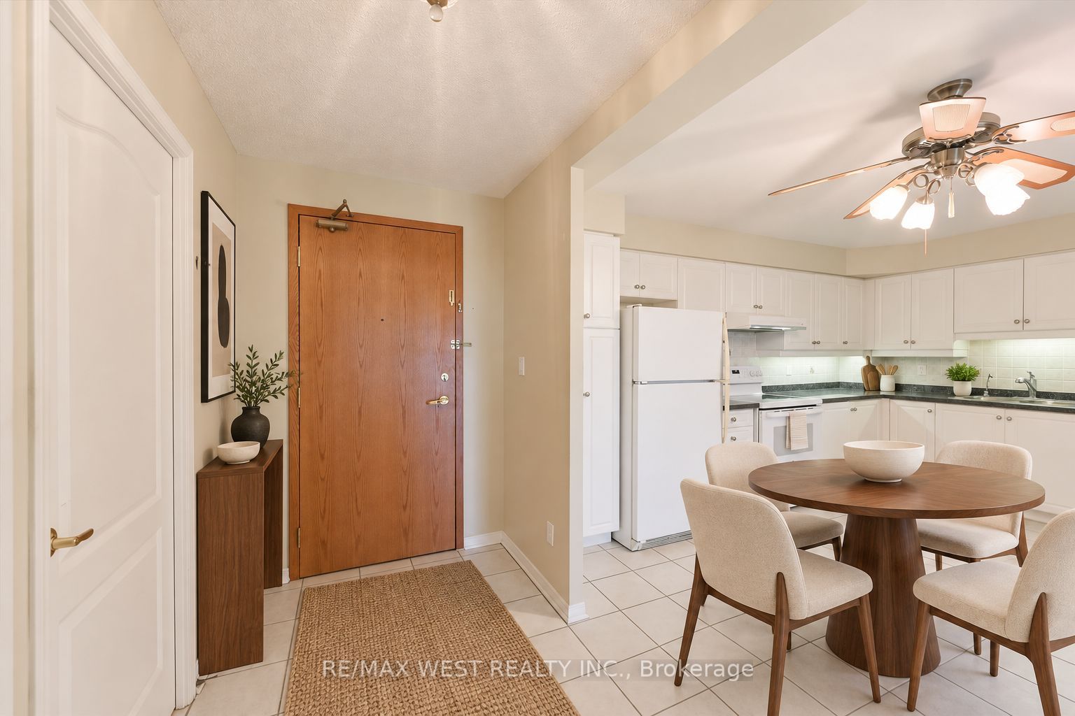 7373 Martin Grove Road 319 Property Photo 12