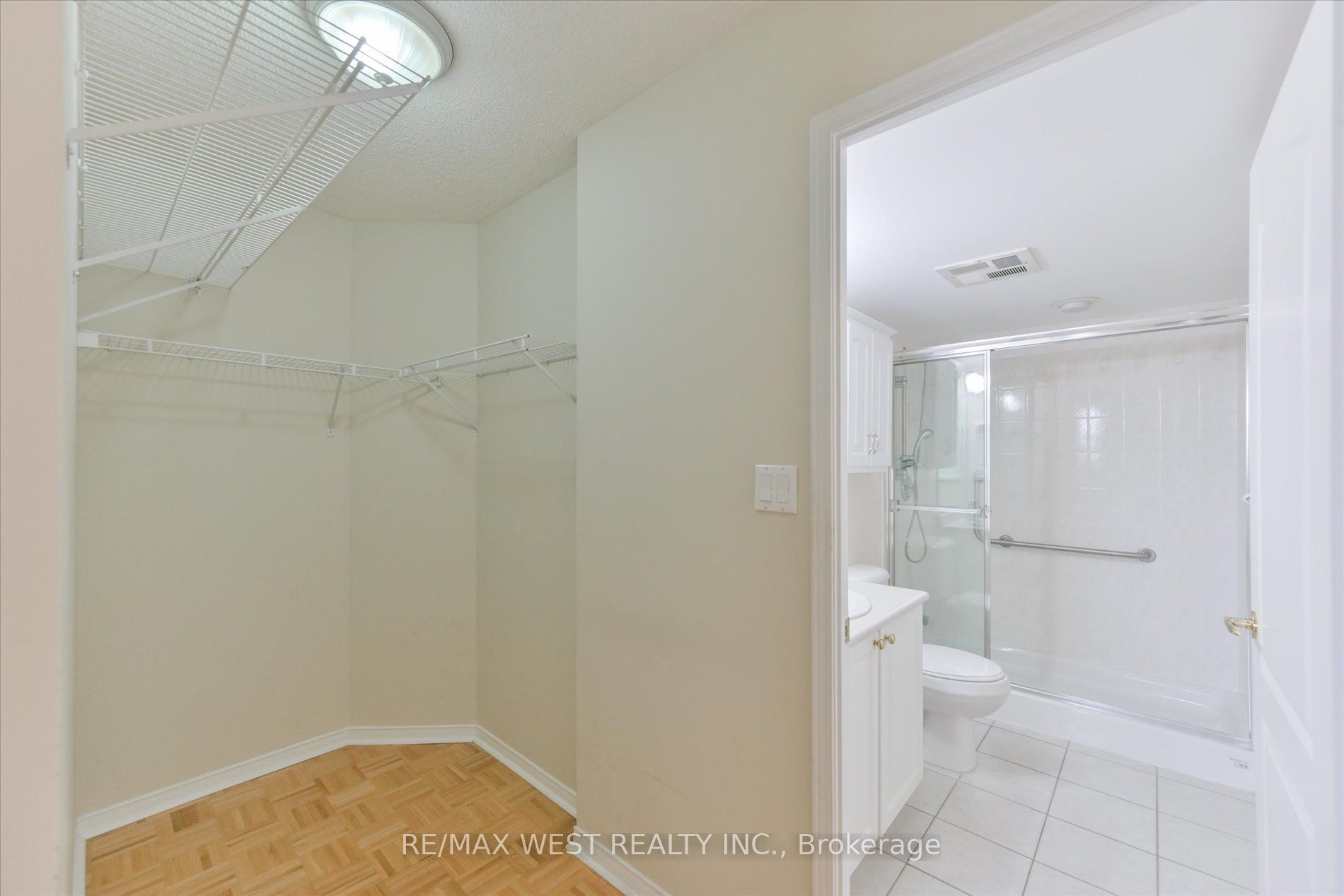7373 Martin Grove Road 319 Property Photo 26