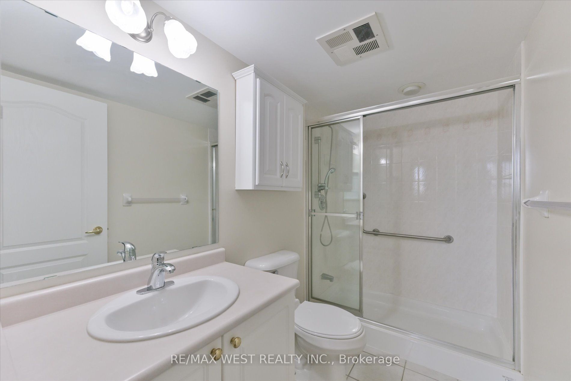 7373 Martin Grove Road 319 Property Photo 27
