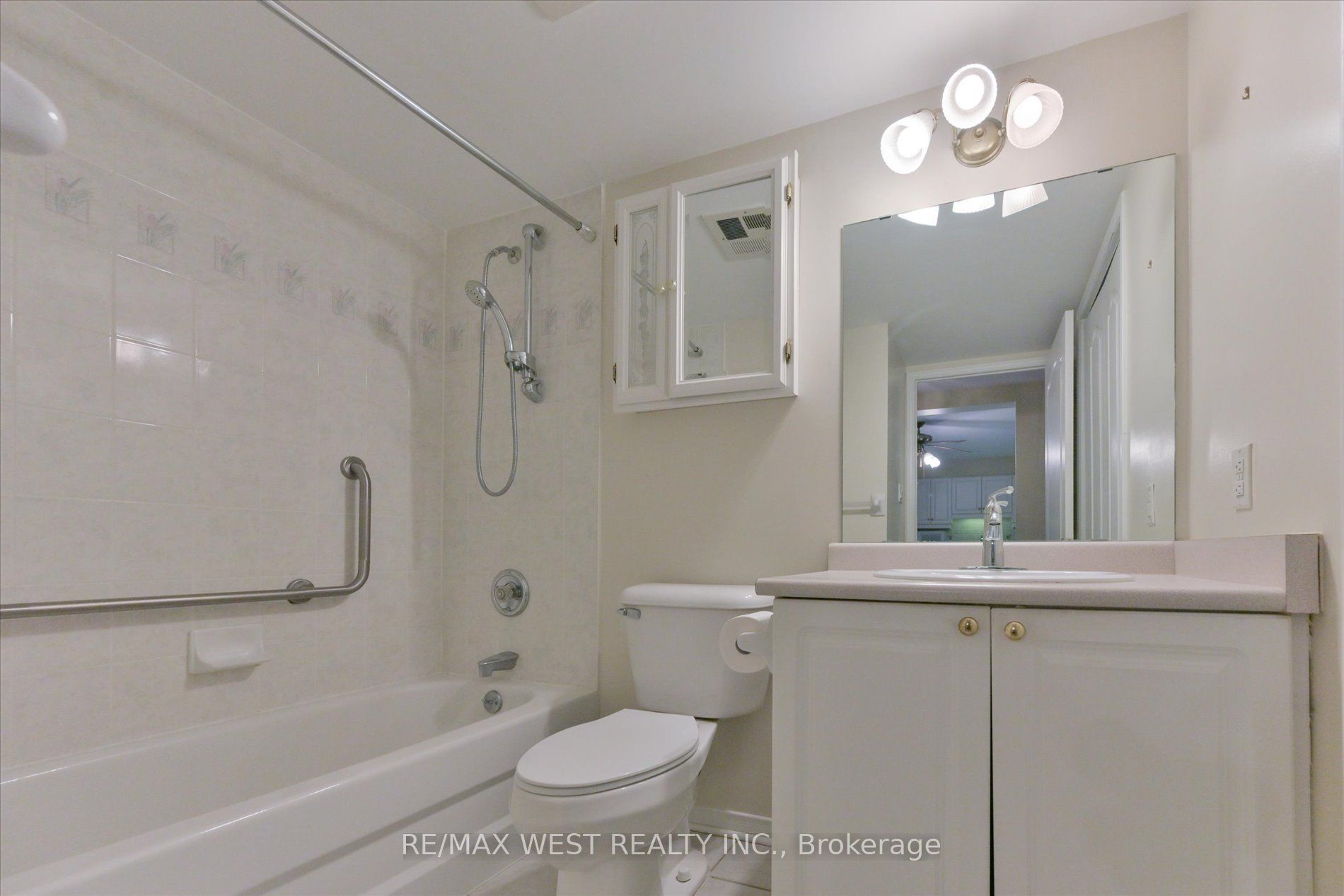 7373 Martin Grove Road 319 Property Photo 29