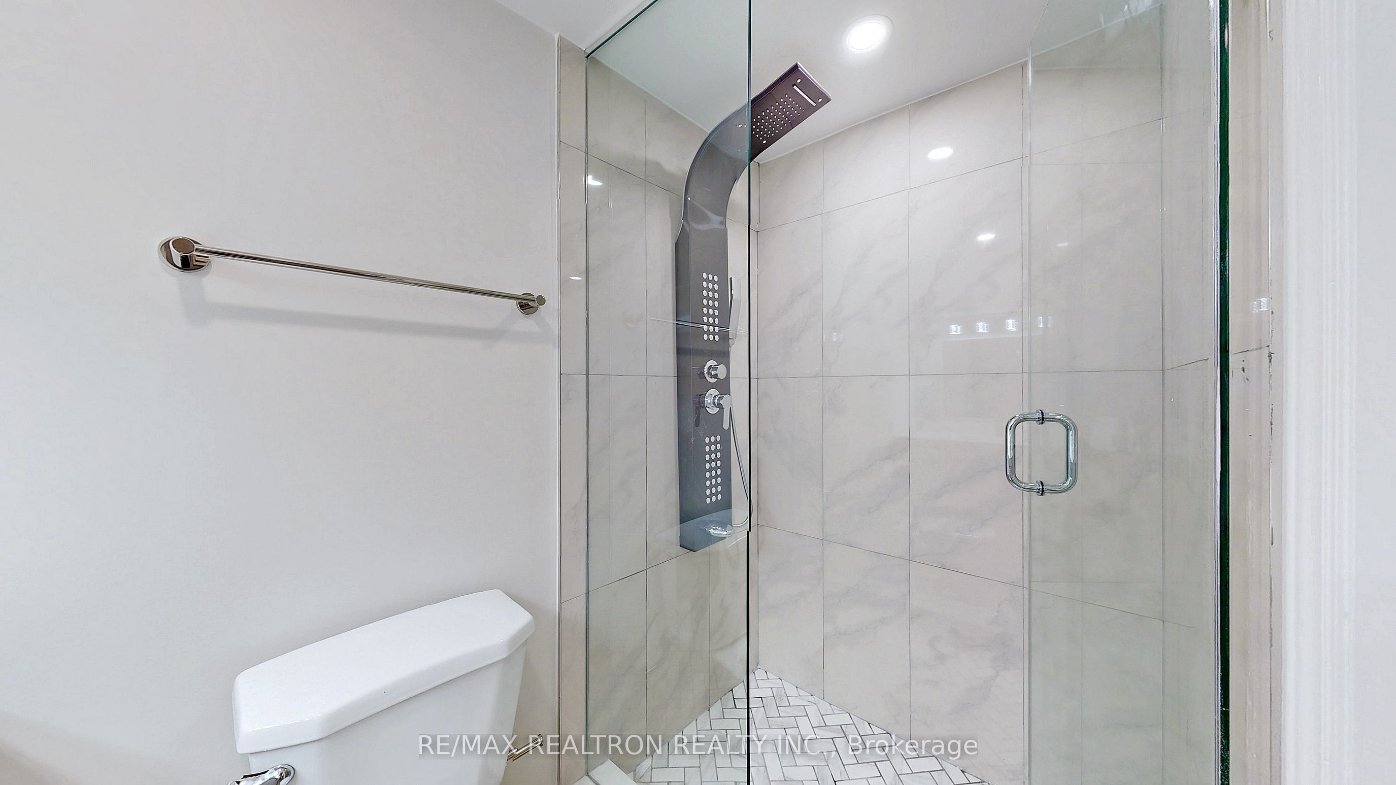 244 Browndale Crescent Bachelor Unit #bsmnt Property Photo 10