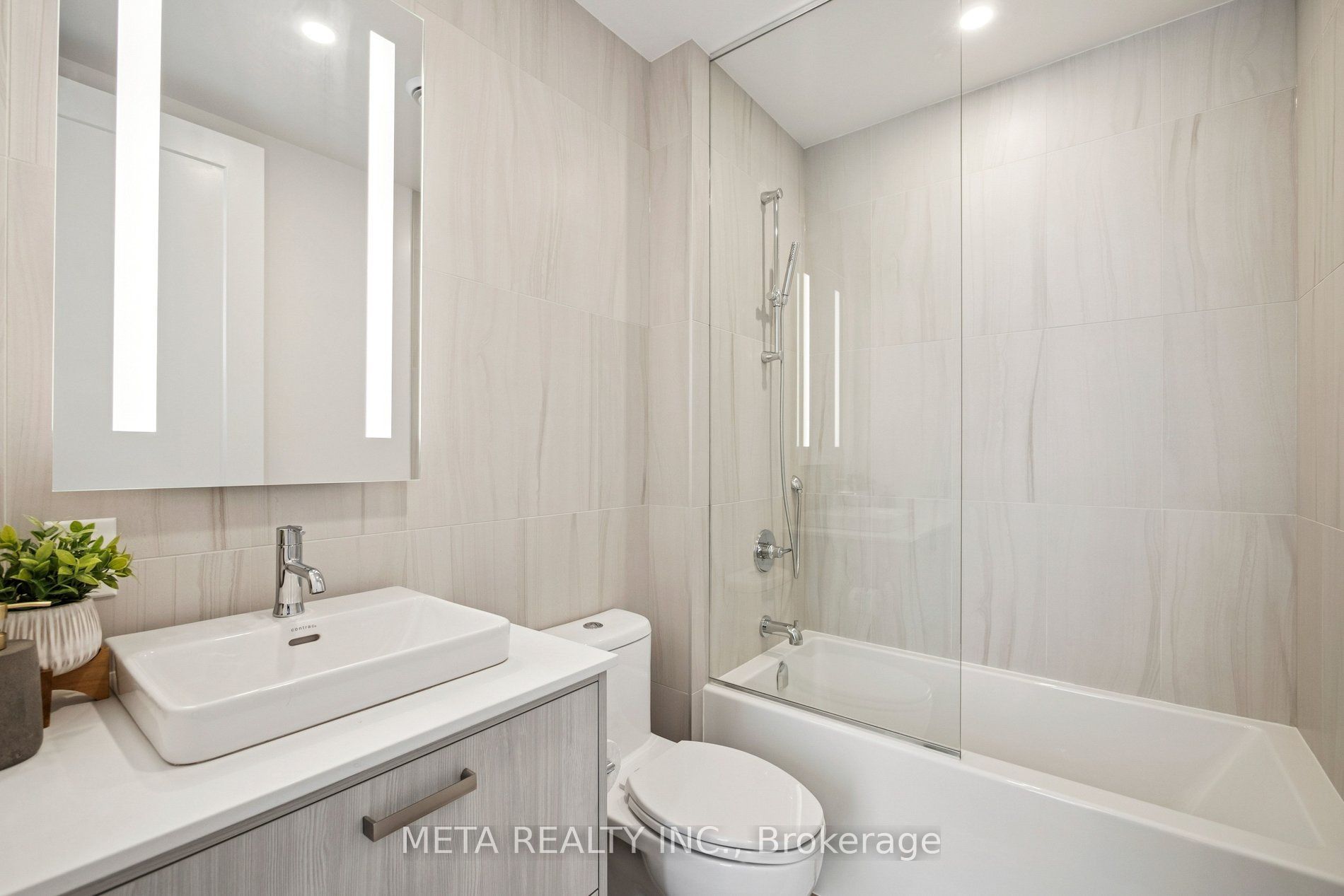 399 Royal Orchard Boulevard 315 Property Photo 10