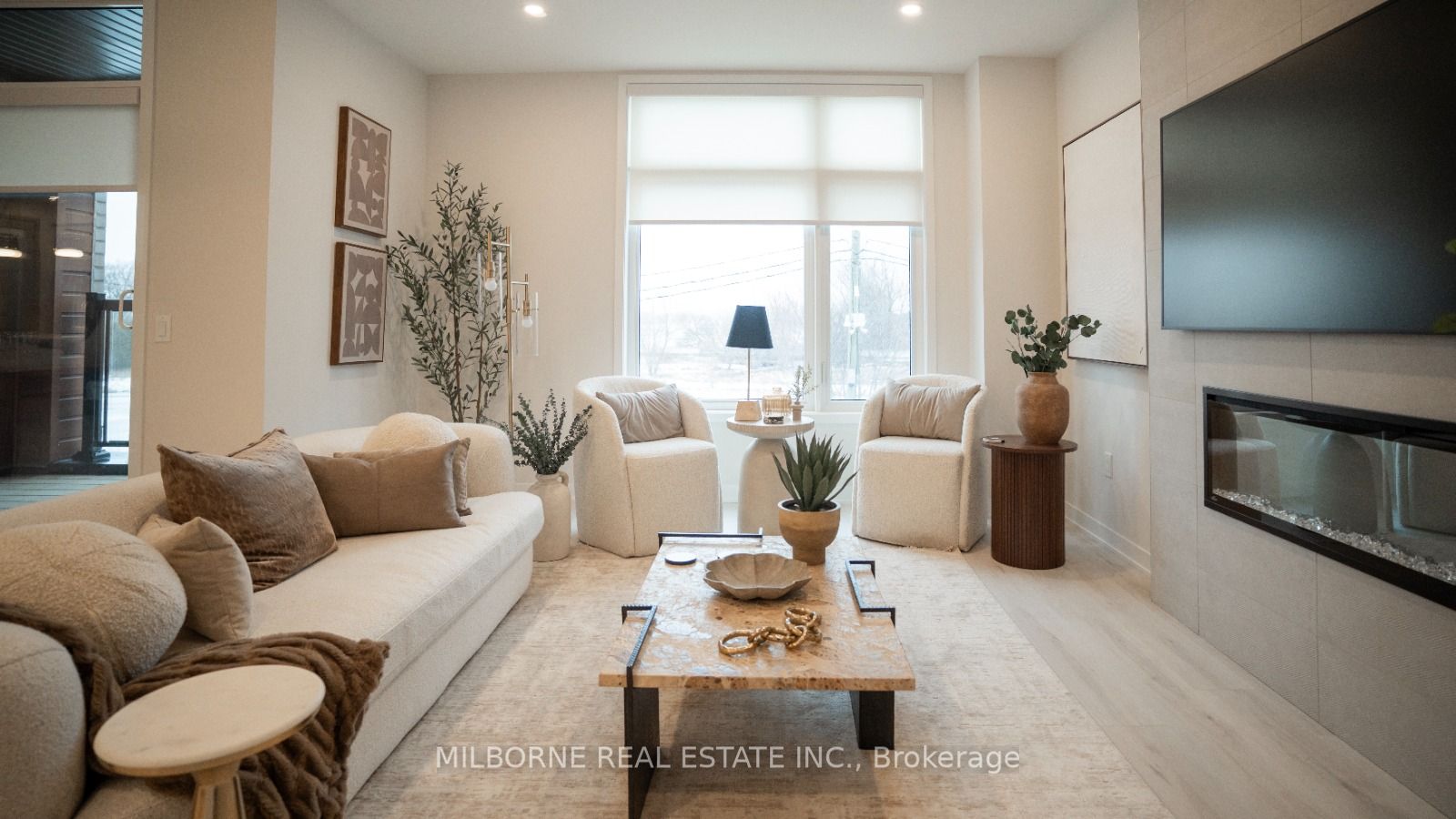 8 Arthur Plaxton Way Property Photo 2
