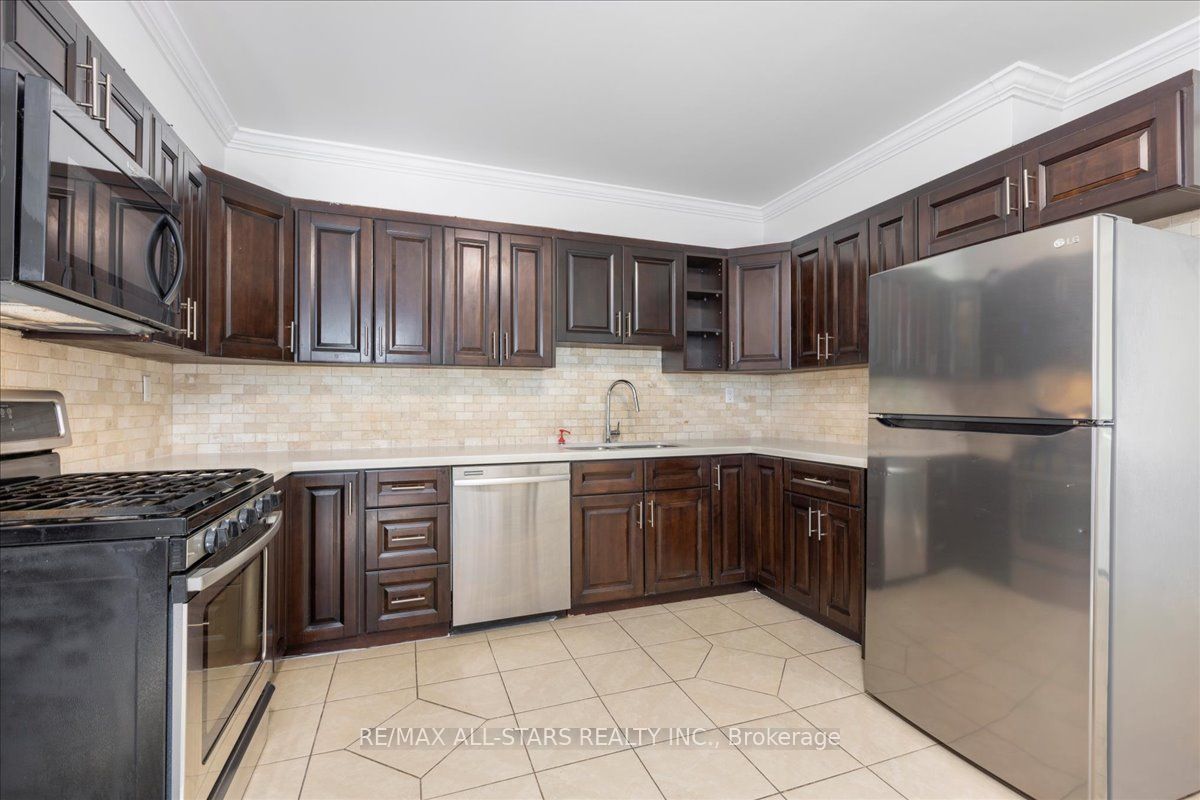 369 Lake Drive Property Photo 12