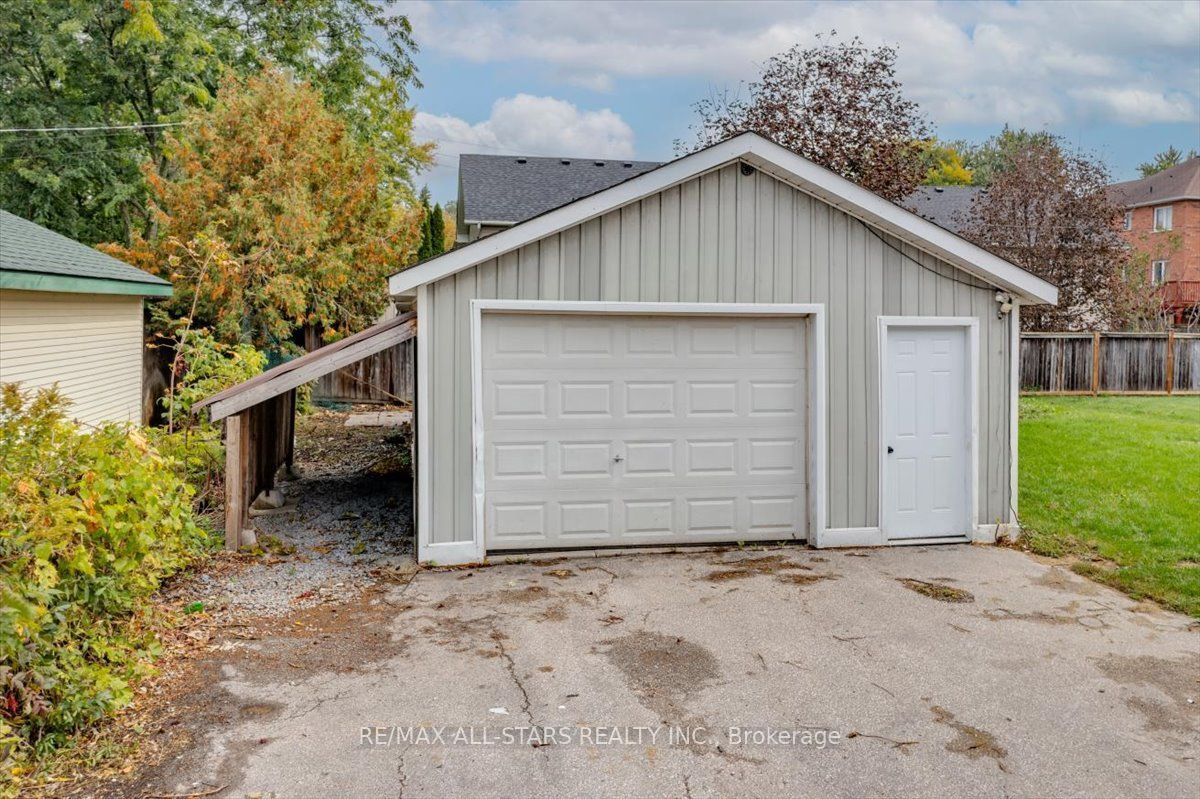 369 Lake Drive Property Photo 37