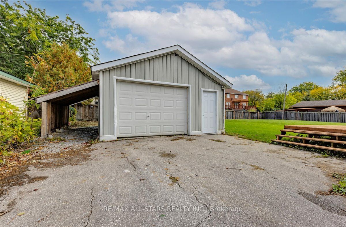 369 Lake Drive Property Photo 39