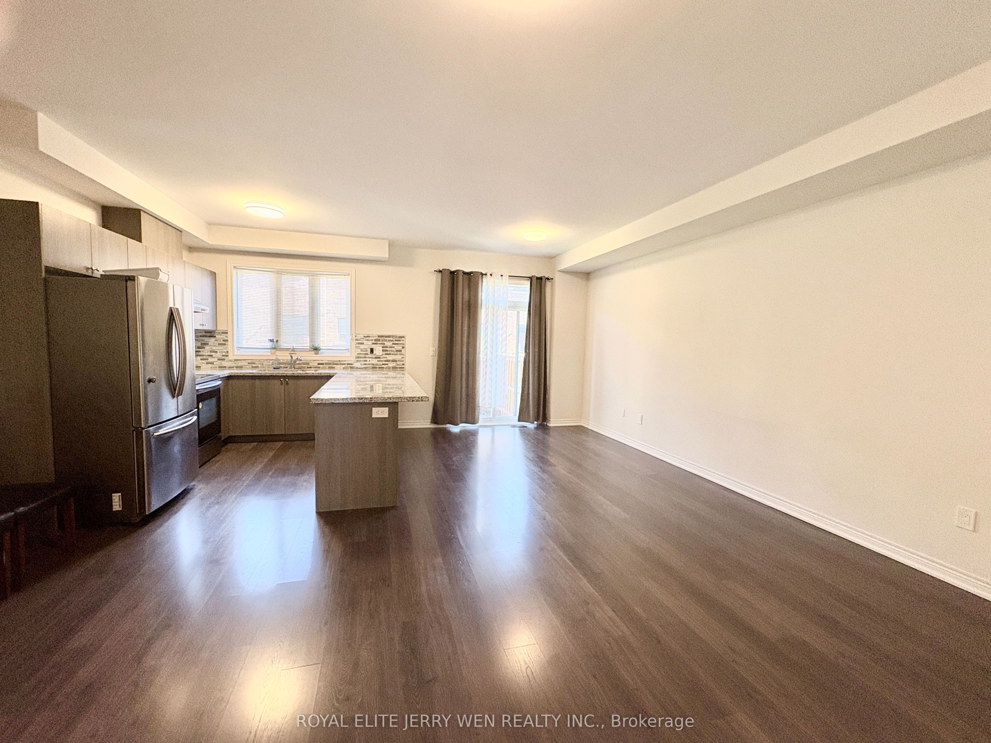 15 Collier Crescent Property Photo 3