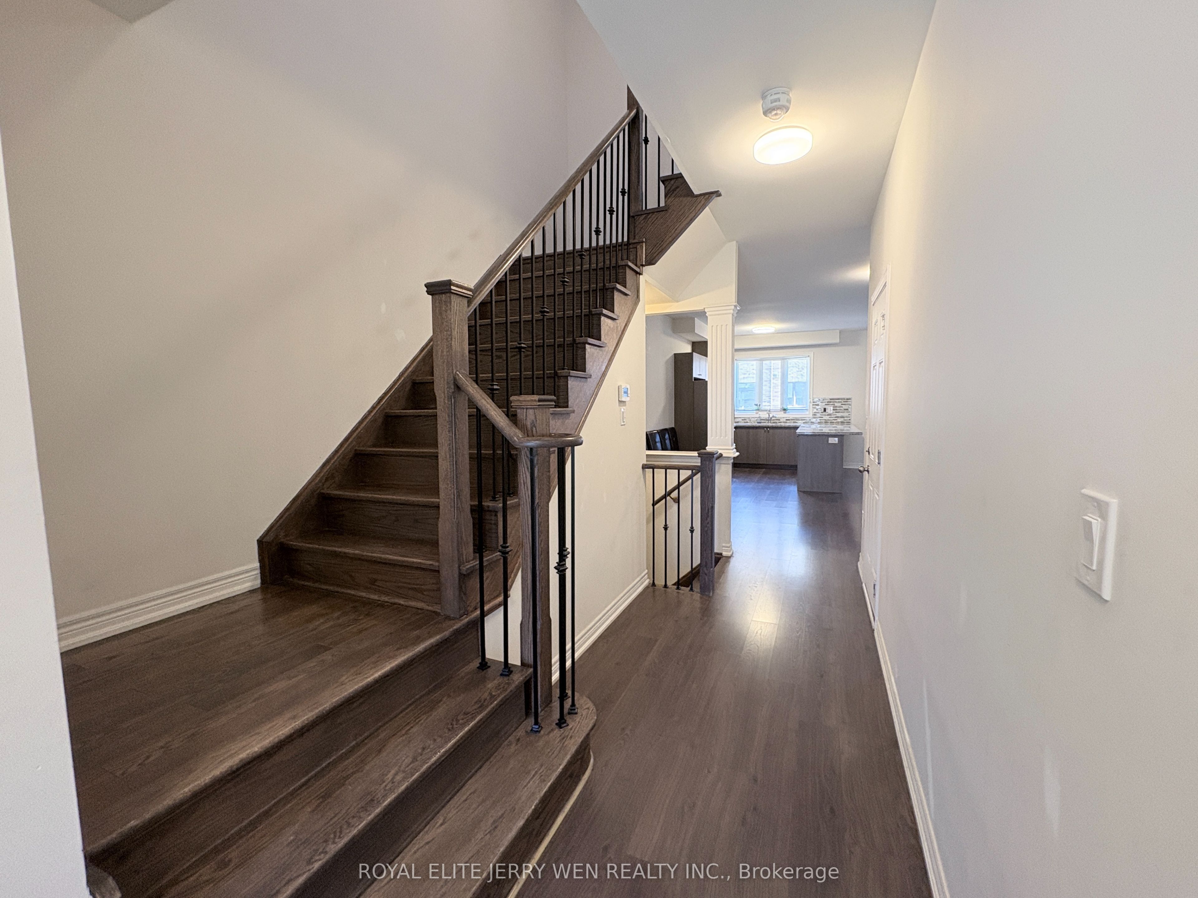 15 Collier Crescent Property Photo 5