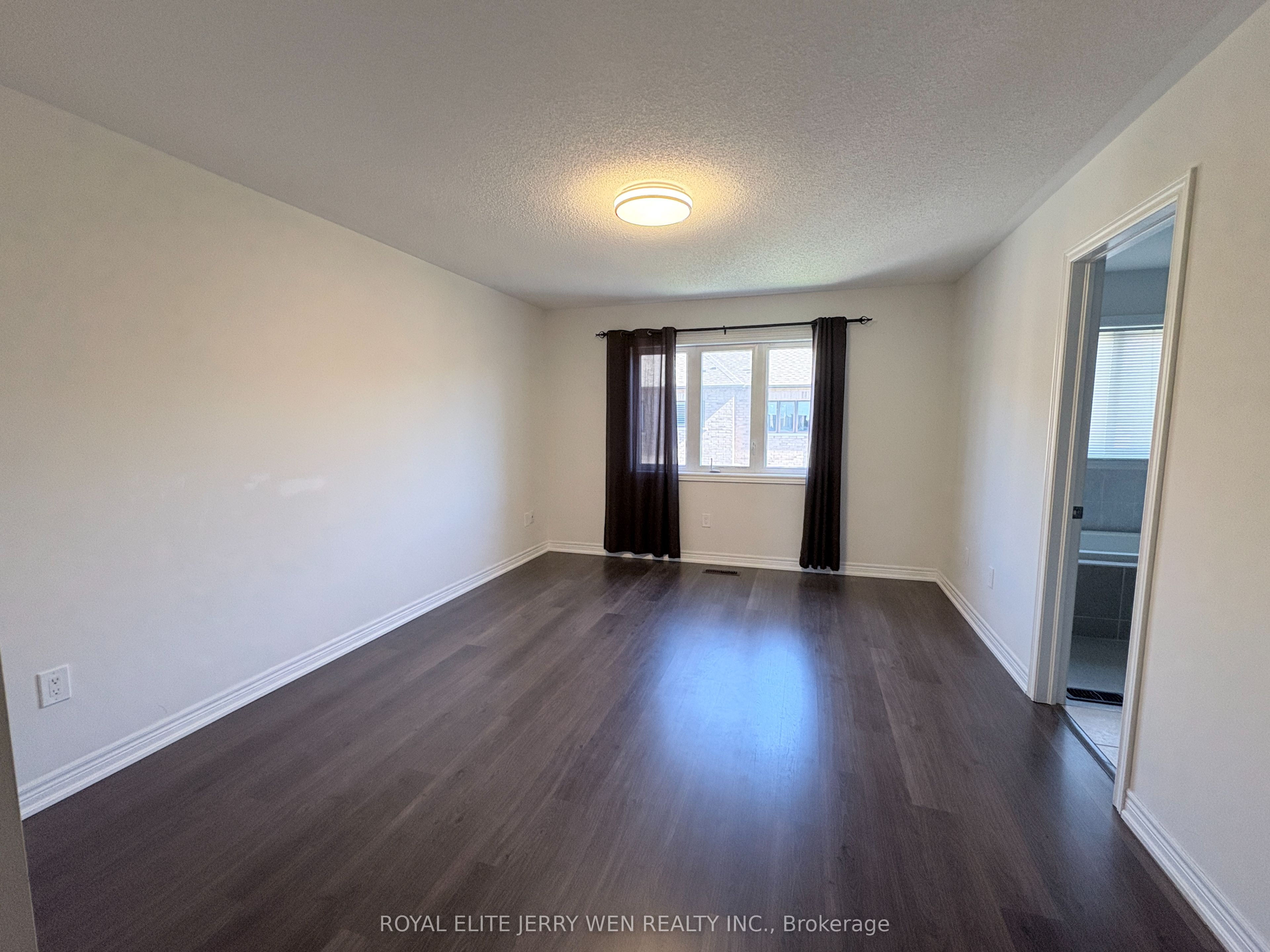 15 Collier Crescent Property Photo 7