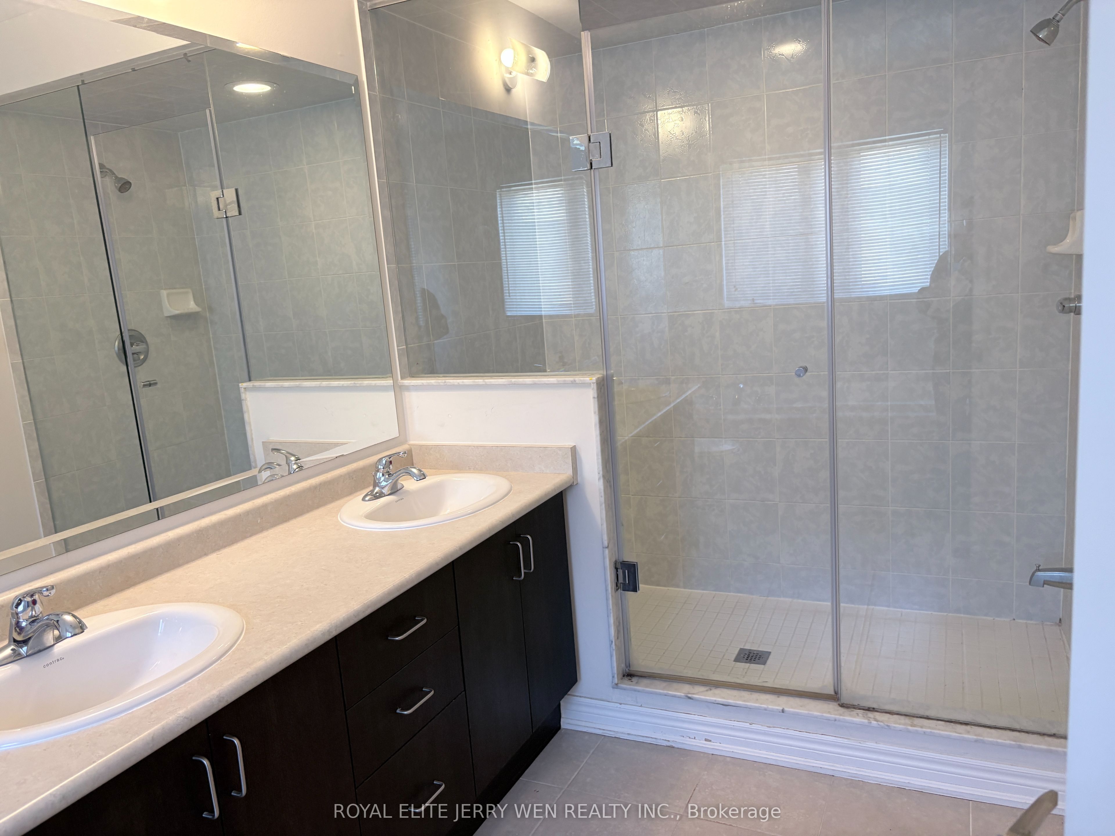 15 Collier Crescent Property Photo 8