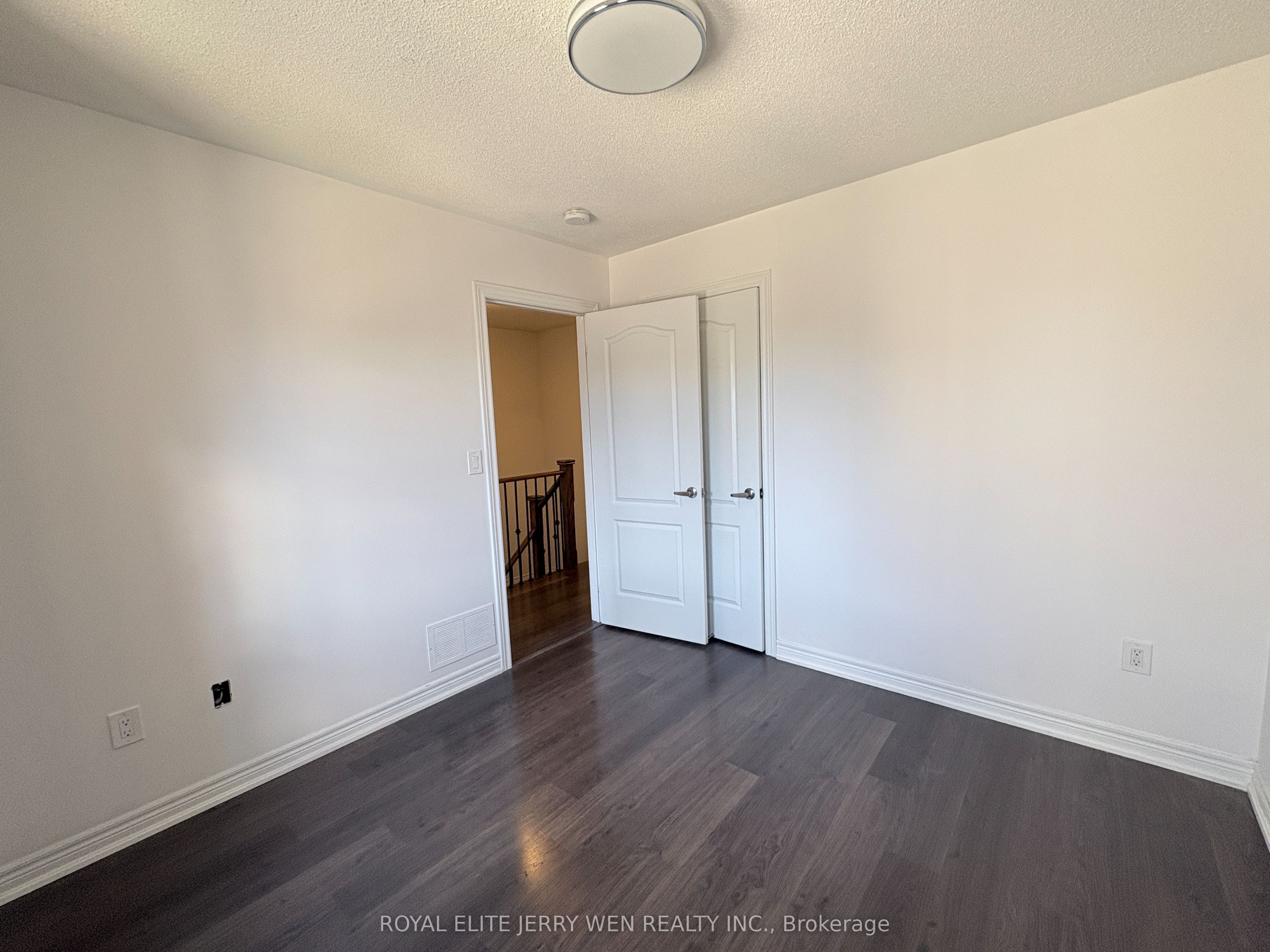 15 Collier Crescent Property Photo 14