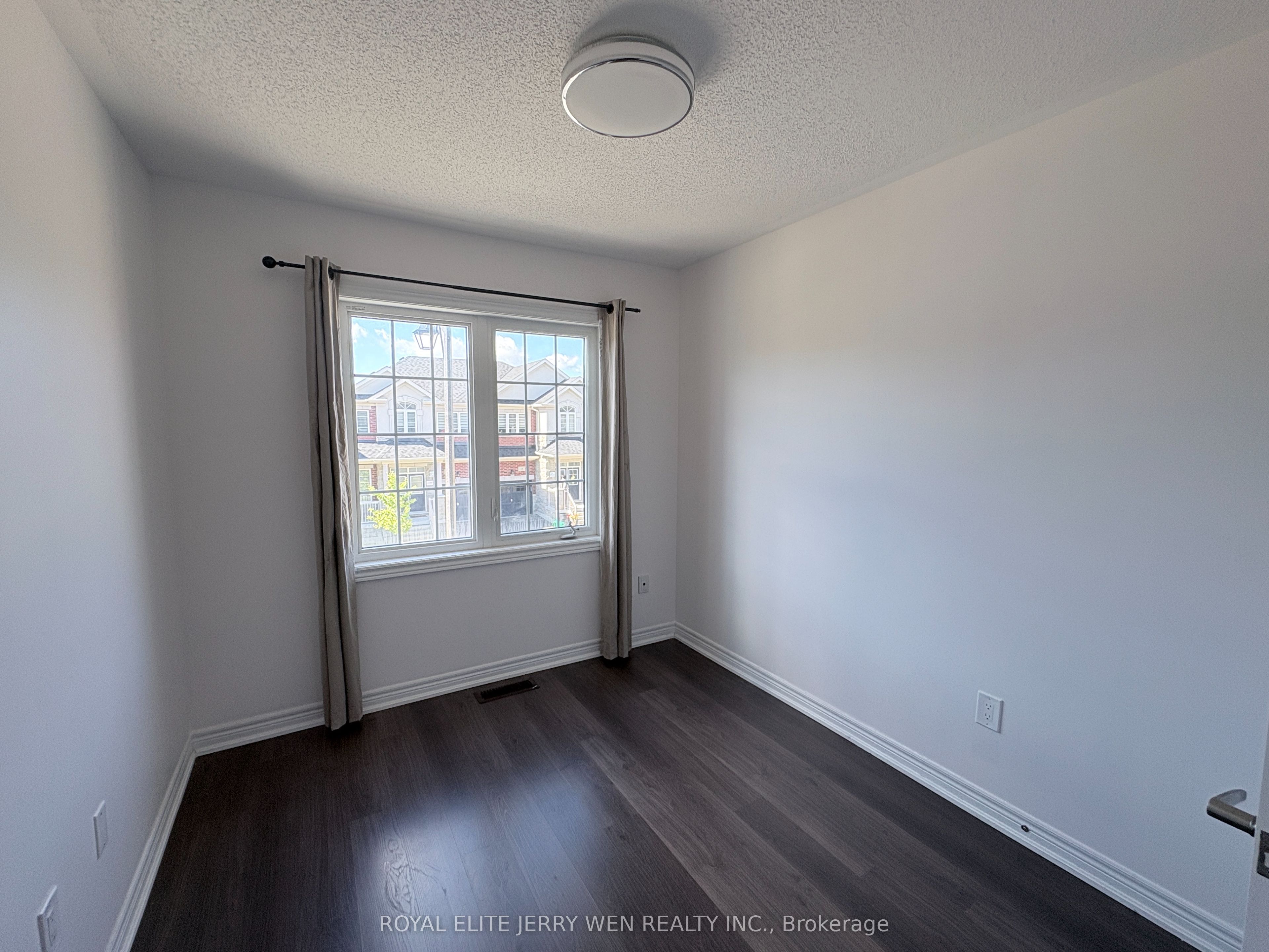 15 Collier Crescent Property Photo 15