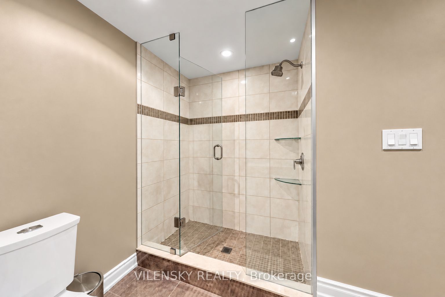 405 Athabasca Drive Property Photo 39