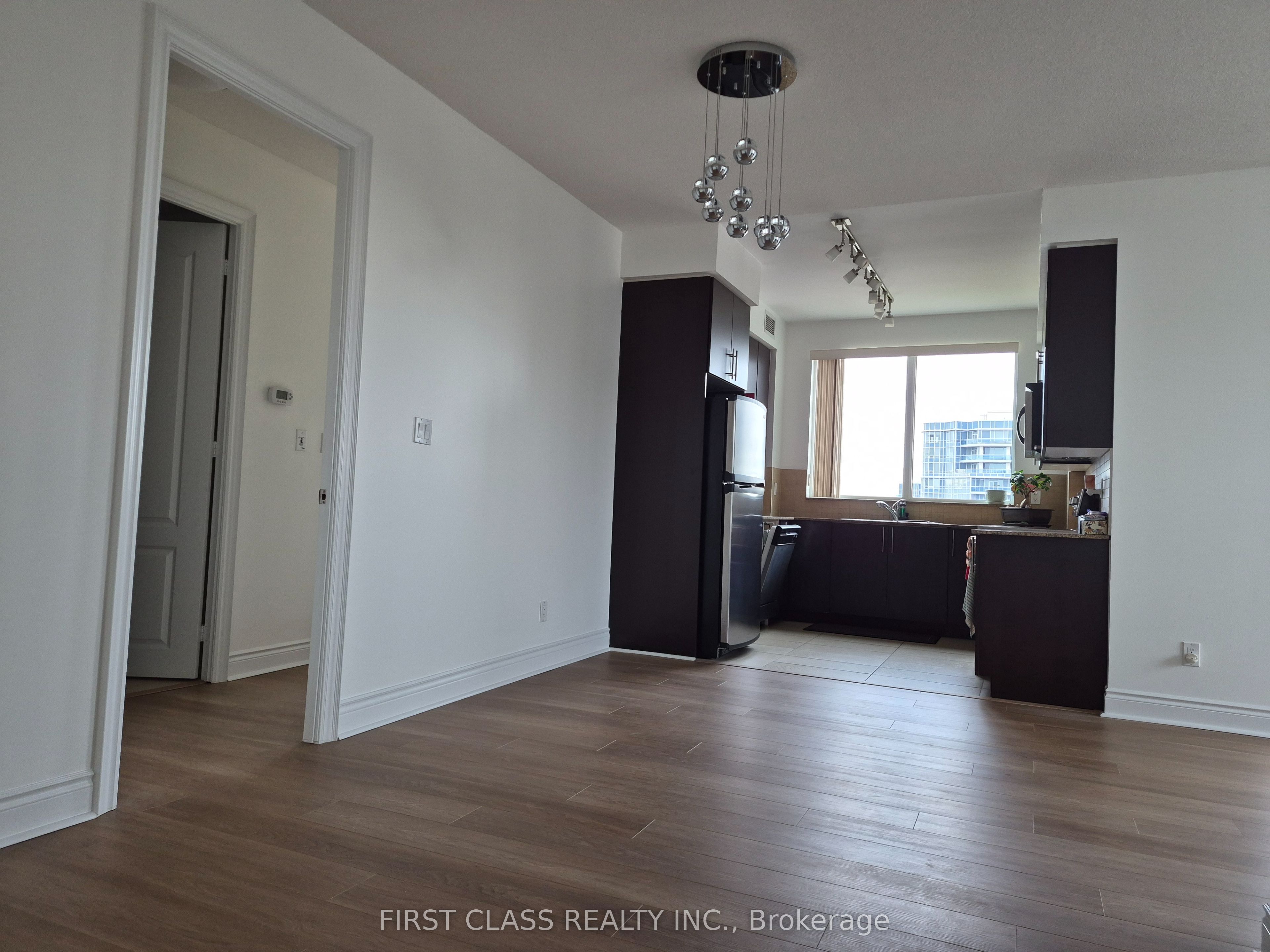 60 South Town Centre Boulevard 1507 Property Photo 2