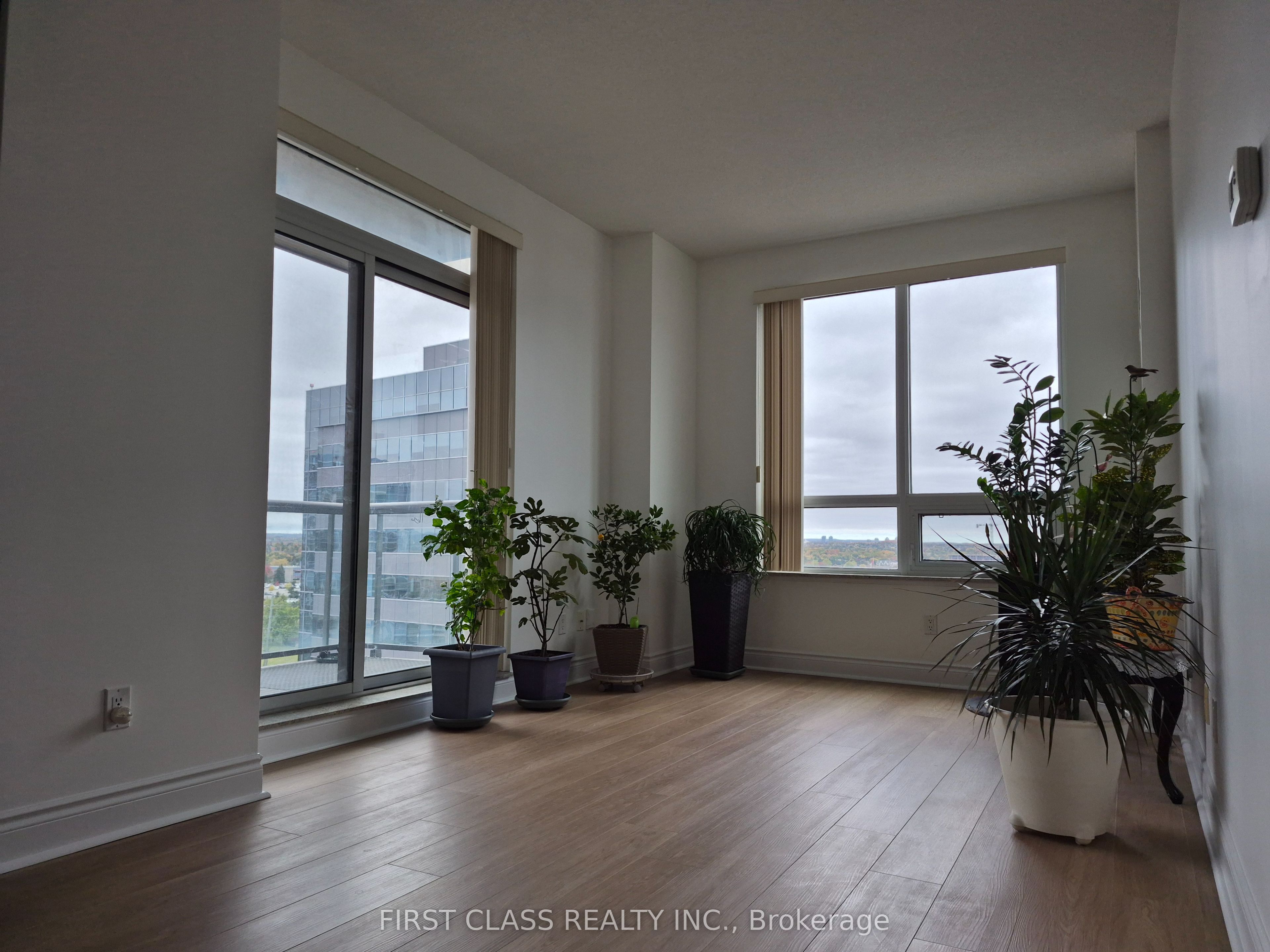 60 South Town Centre Boulevard 1507 Property Photo 4
