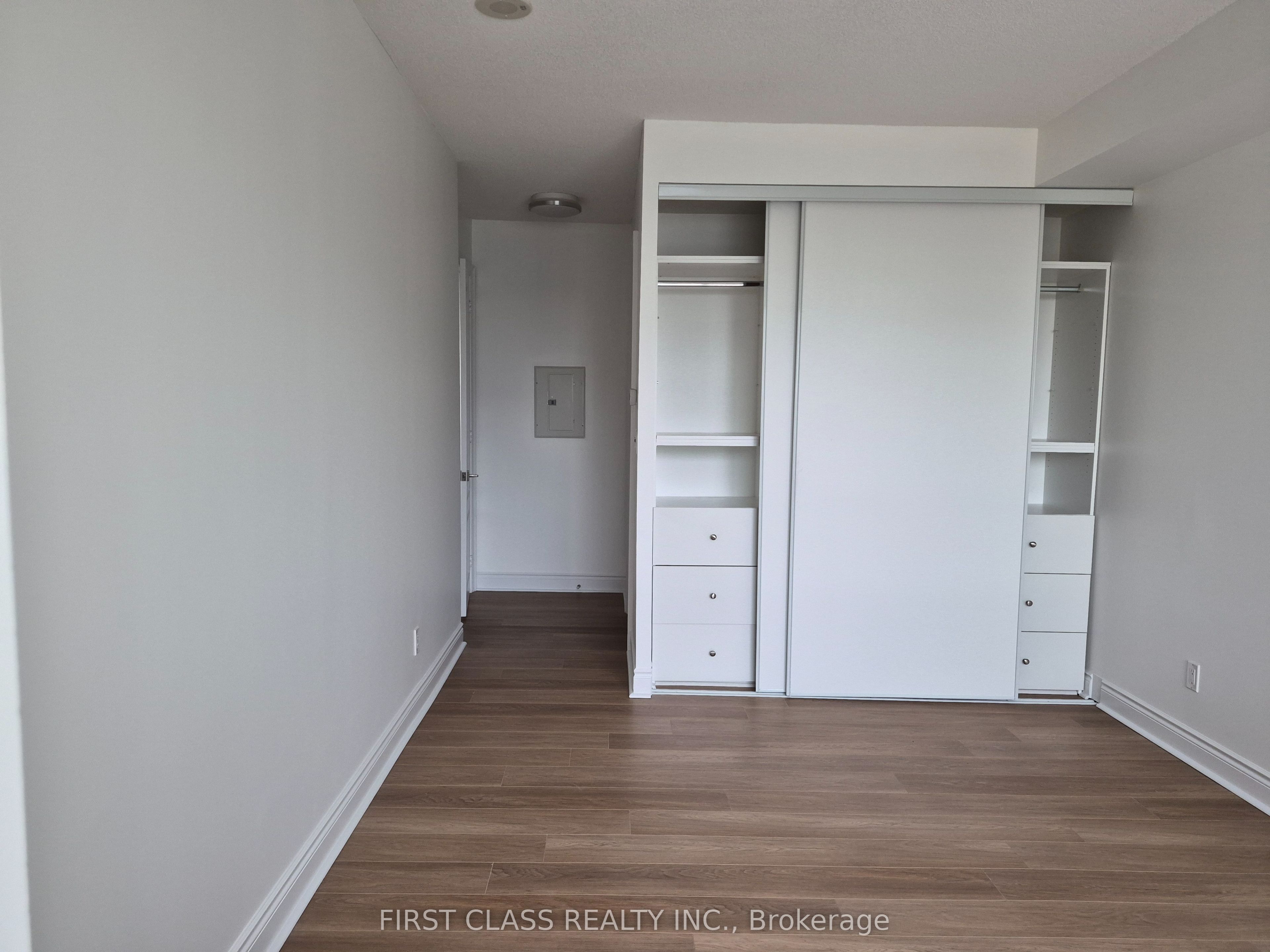 60 South Town Centre Boulevard 1507 Property Photo 6