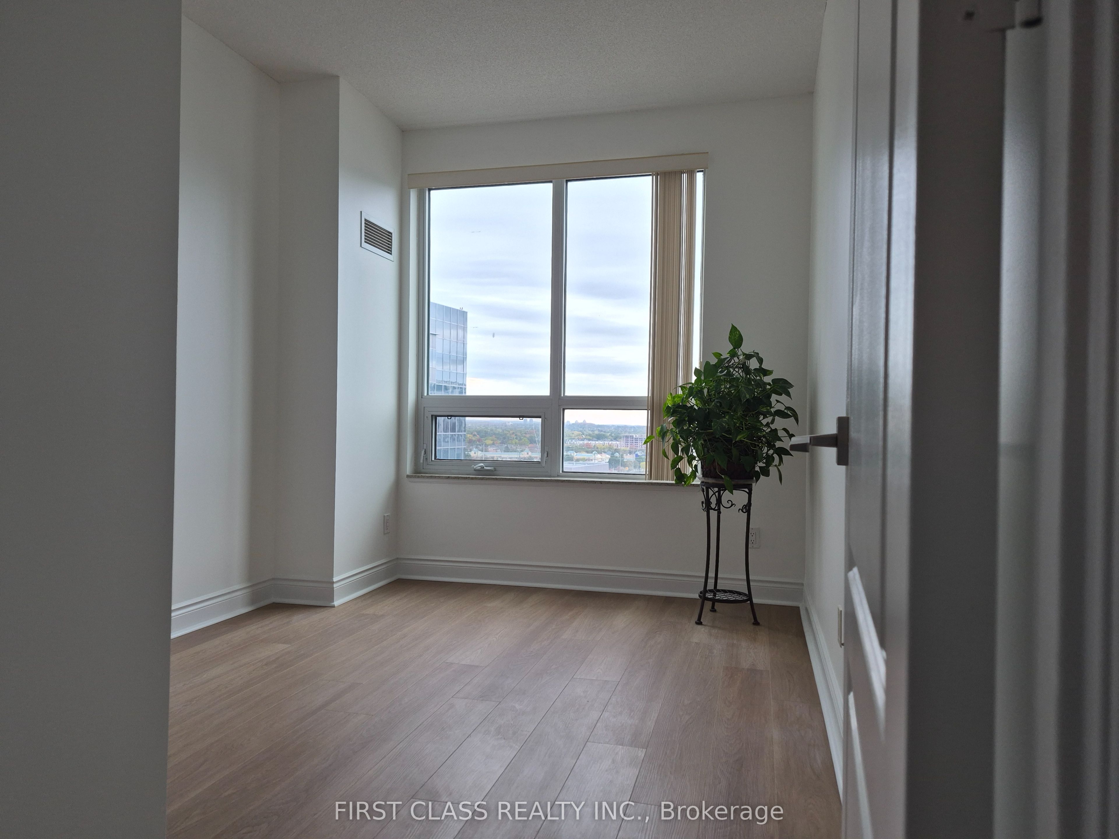60 South Town Centre Boulevard 1507 Property Photo 7