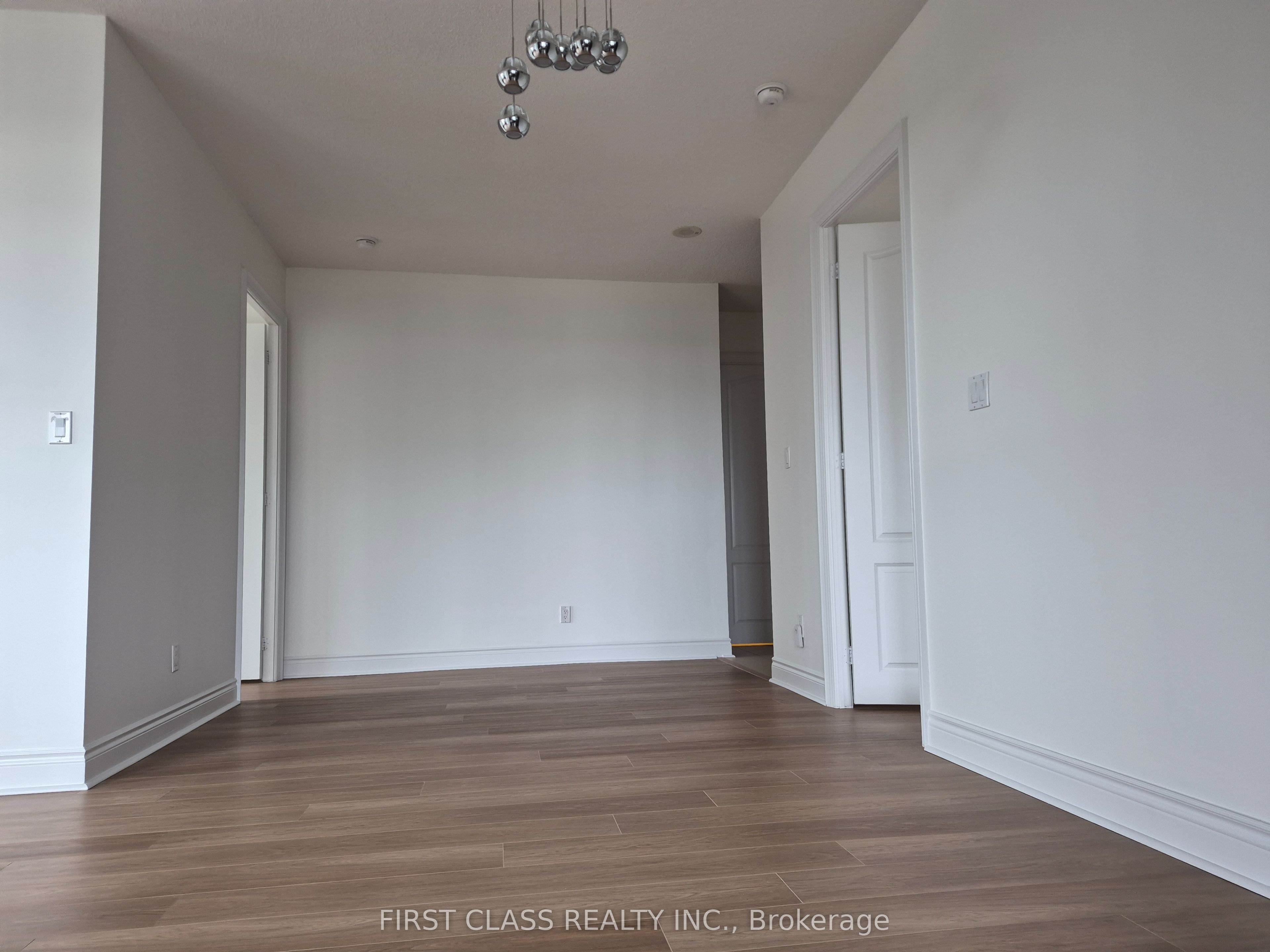 60 South Town Centre Boulevard 1507 Property Photo 9