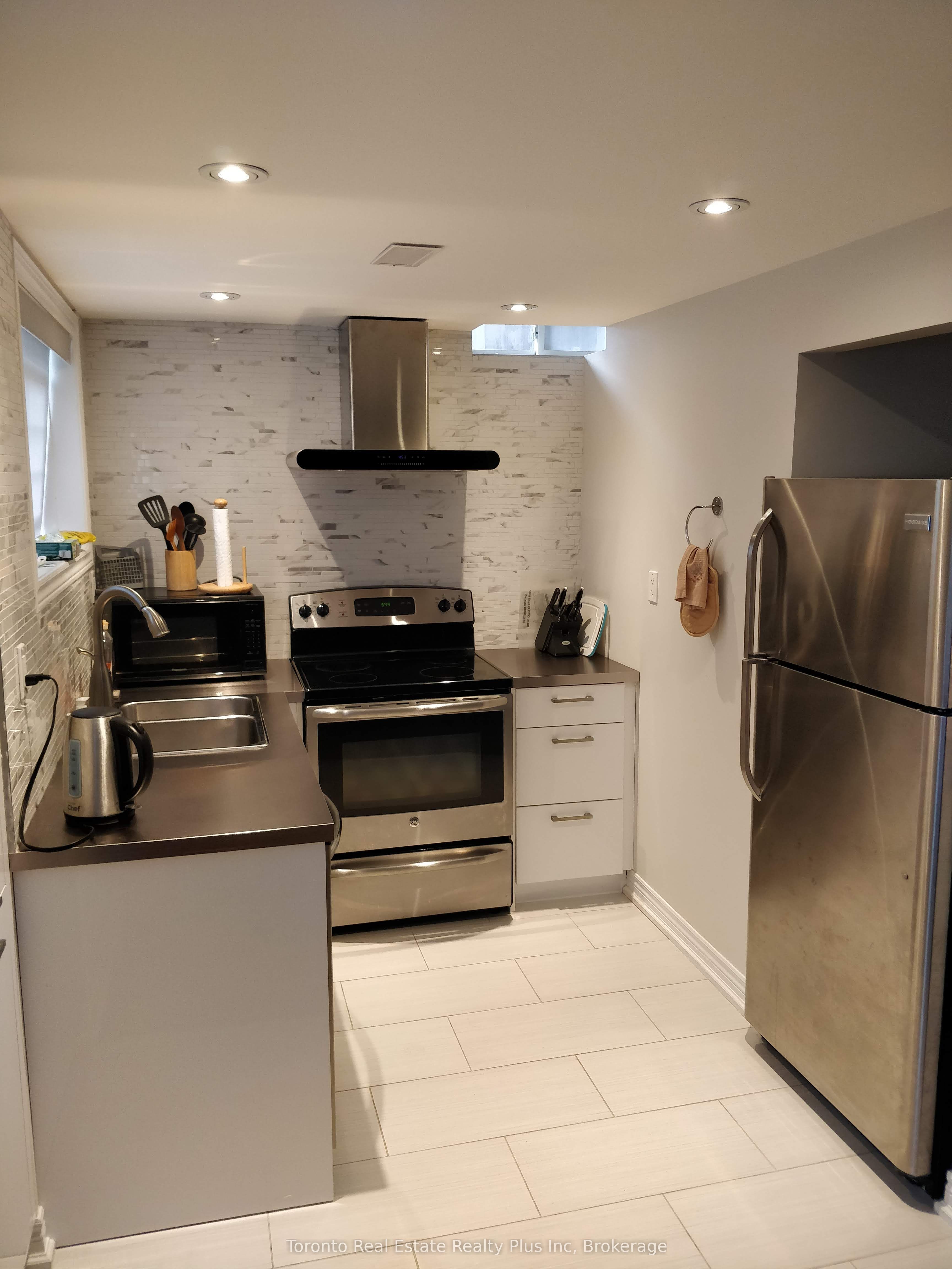 21 Delphinium Avenue Property Photo 1