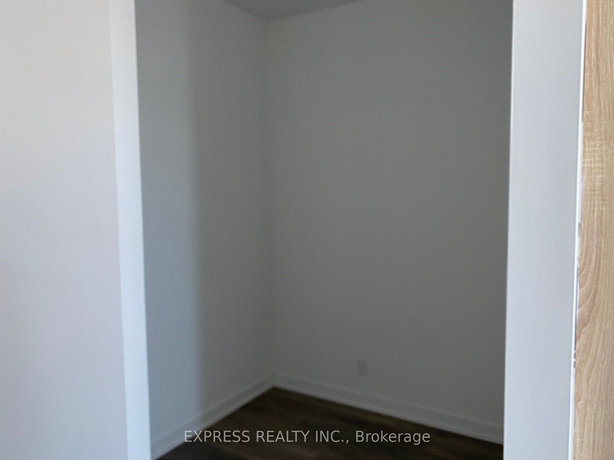 7950 Bathurst Street 608 Property Photo 4