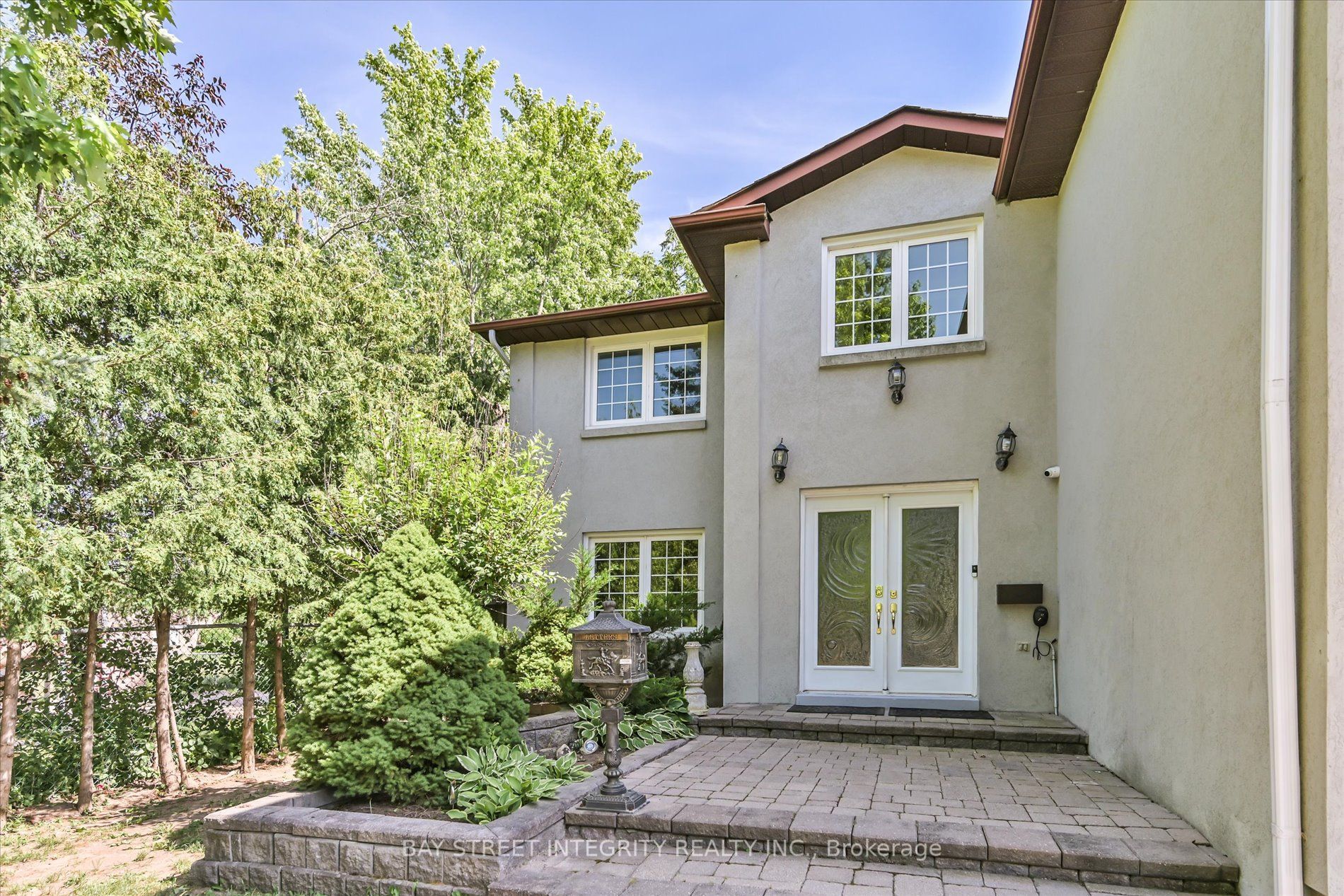 151 Old Surrey Lane Property Photo 2