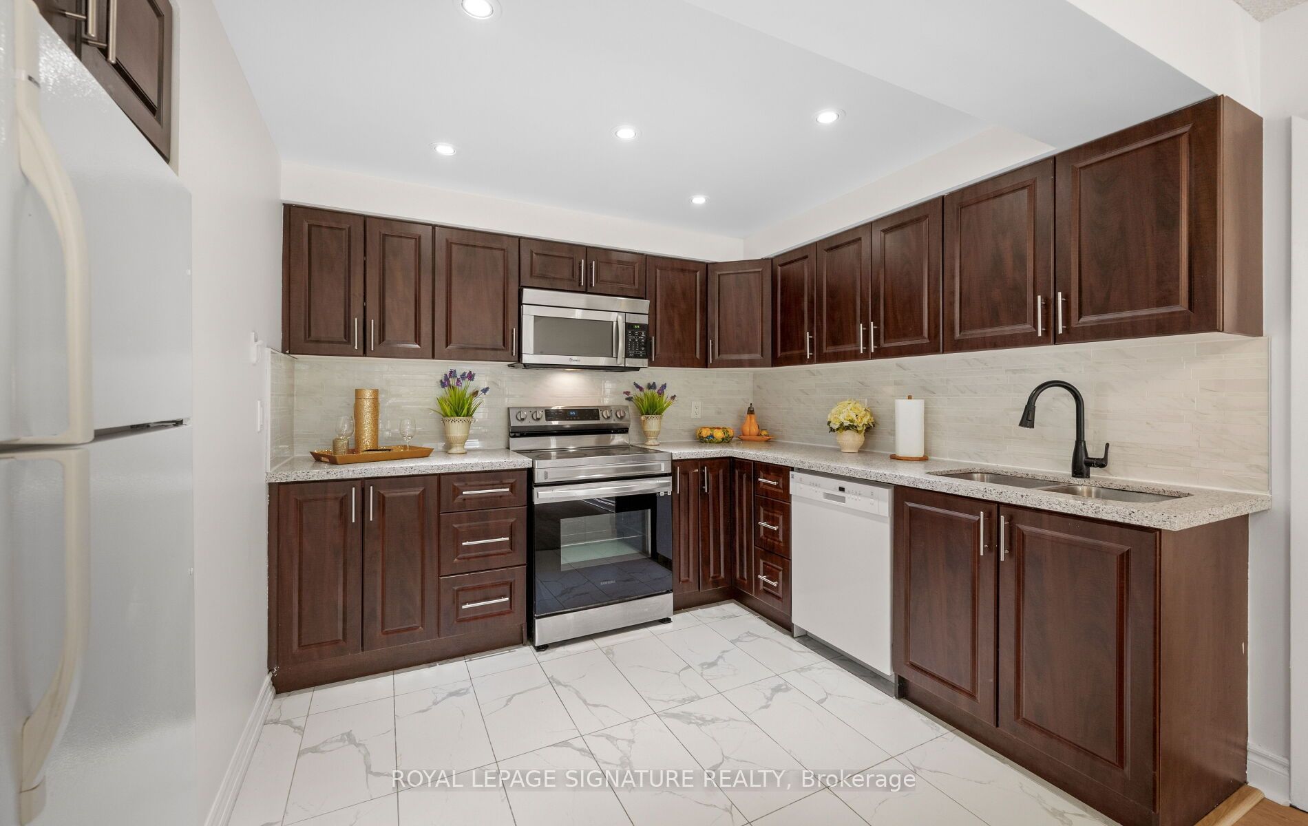 175 Cedar Avenue 202 Property Photo 13