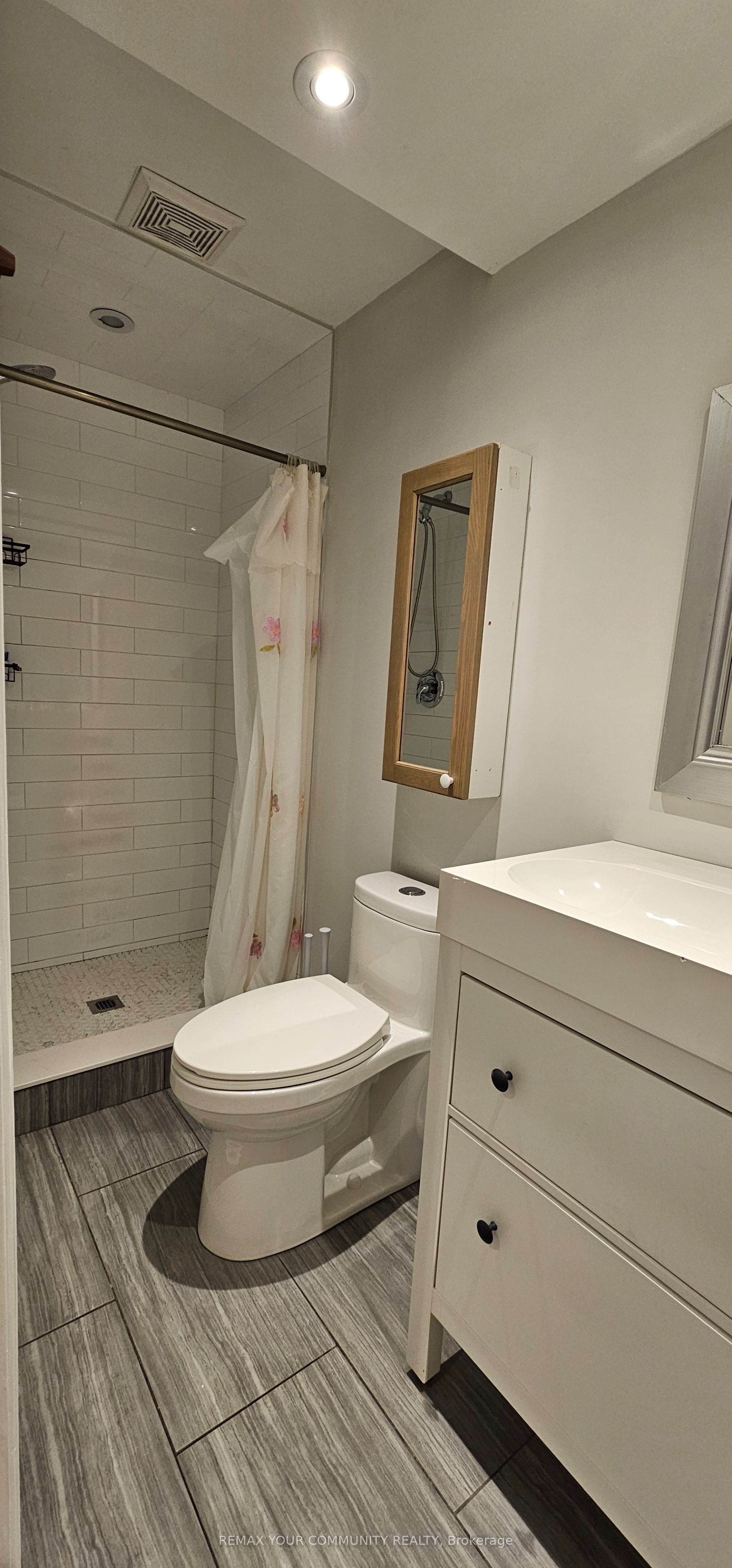 46 Courtland Crescent Property Photo 3