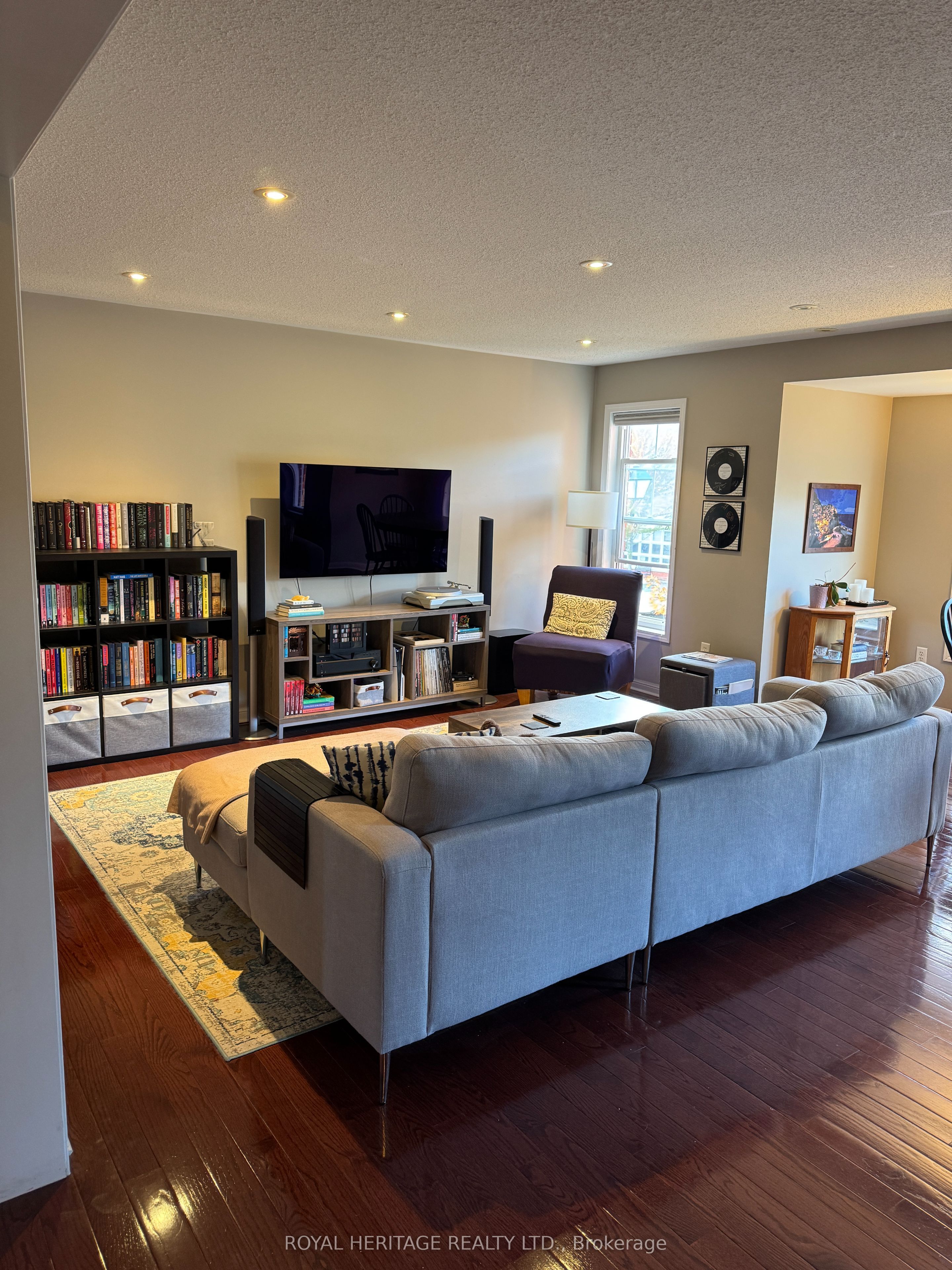 2728 Bur Oak Avenue Upper #1 Property Photo 1