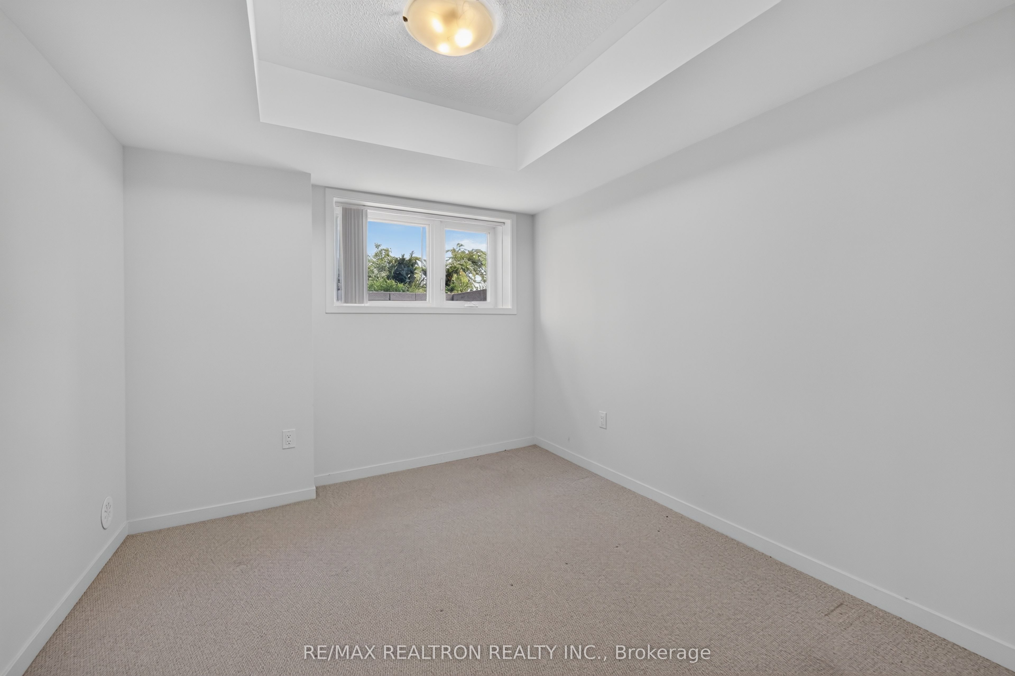 100 Honeycrisp Crescent 343 Property Photo 20