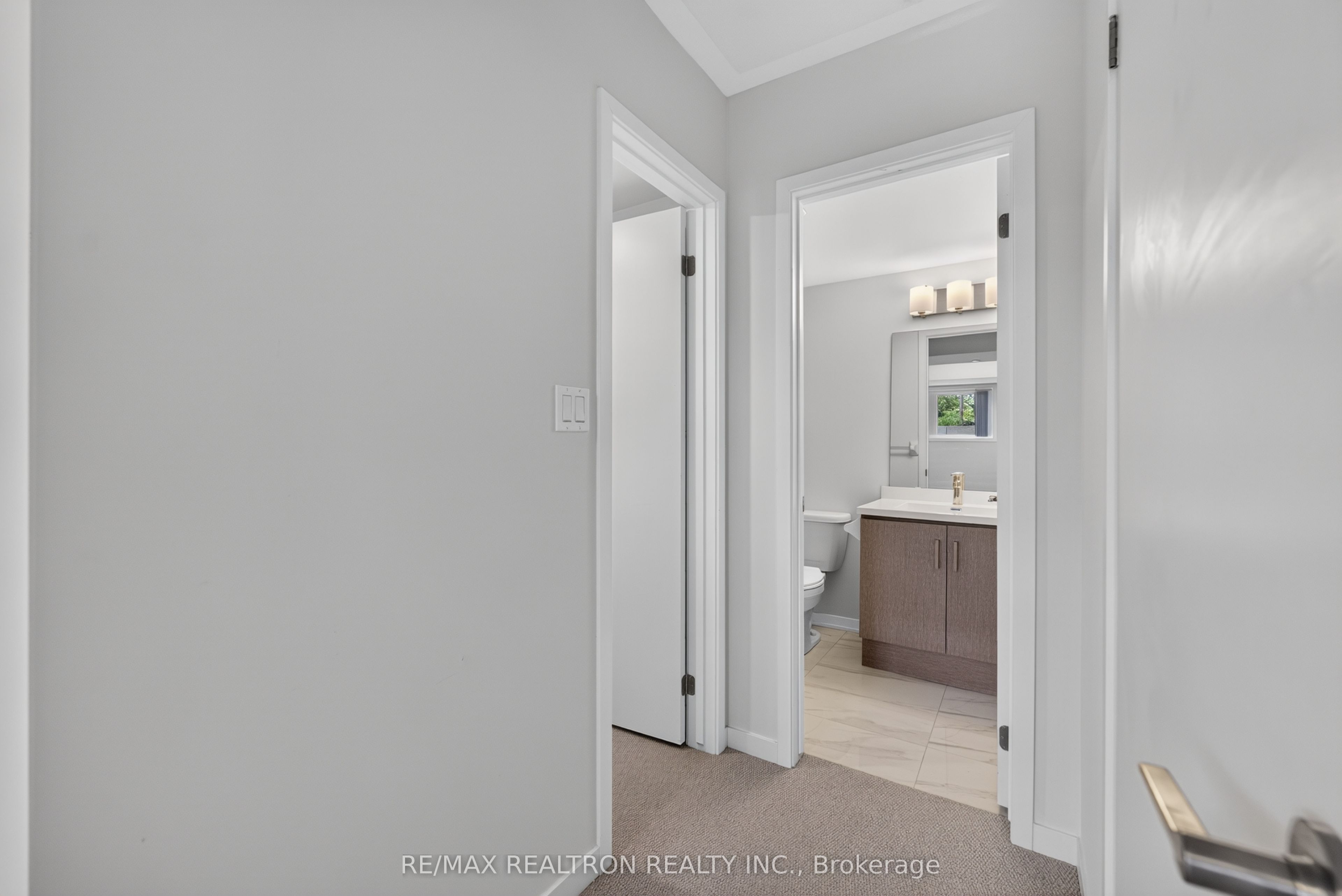 100 Honeycrisp Crescent 343 Property Photo 22