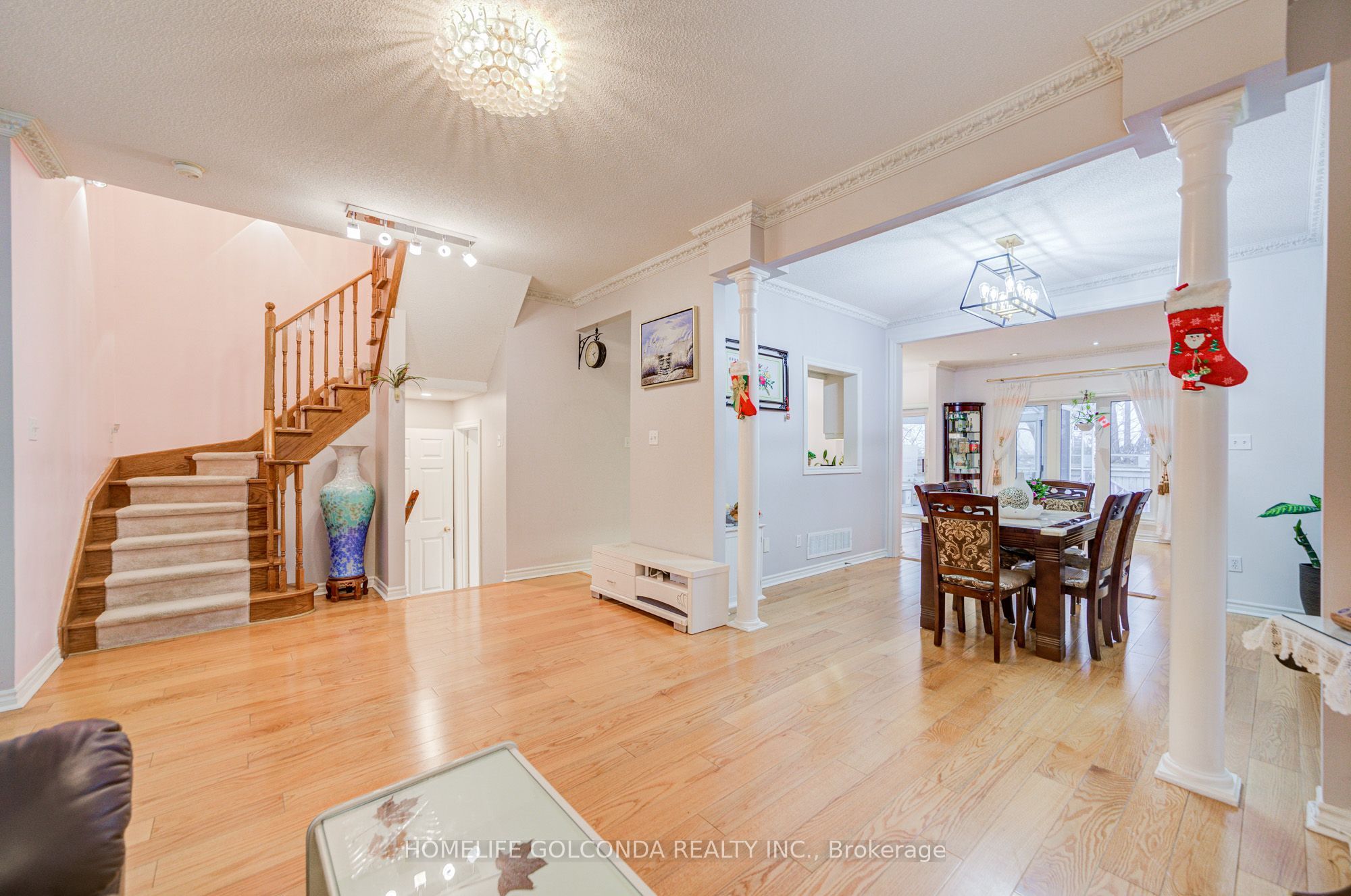 25 Eastpine Drive Property Photo 4