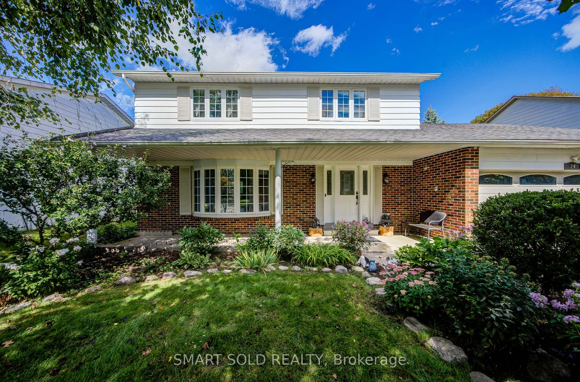 24 Hamilton Hall Drive Property Photo 3