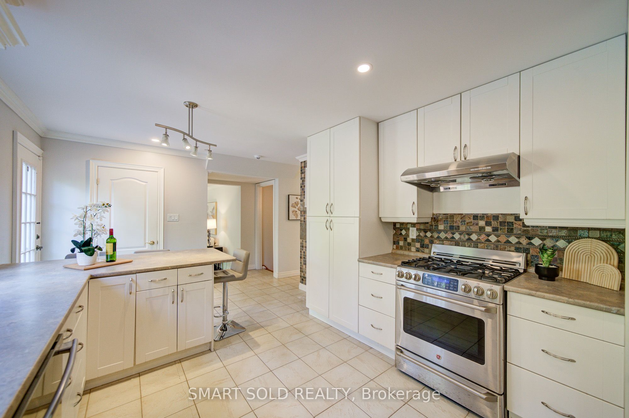 24 Hamilton Hall Drive Property Photo 12