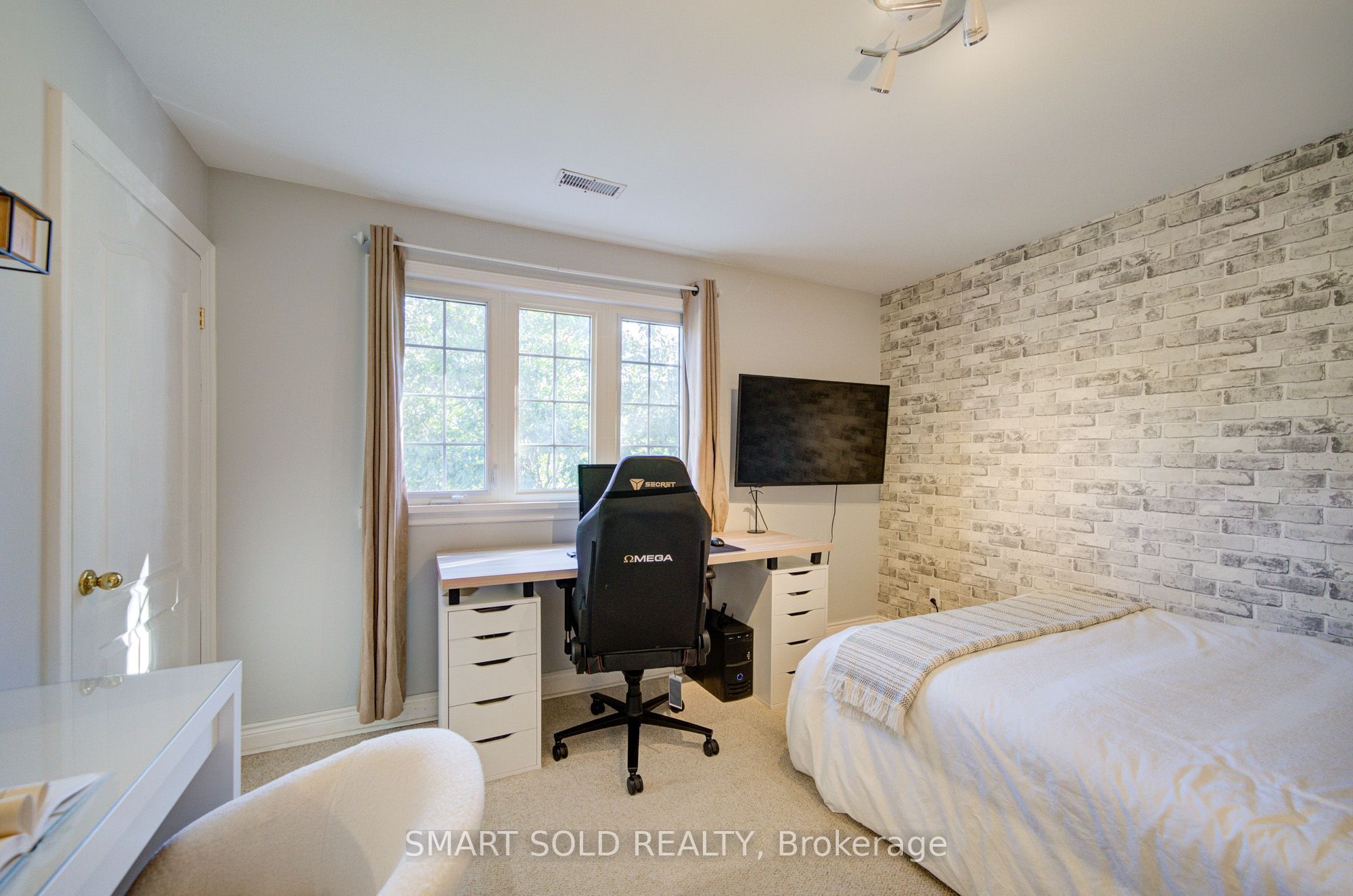 24 Hamilton Hall Drive Property Photo 22