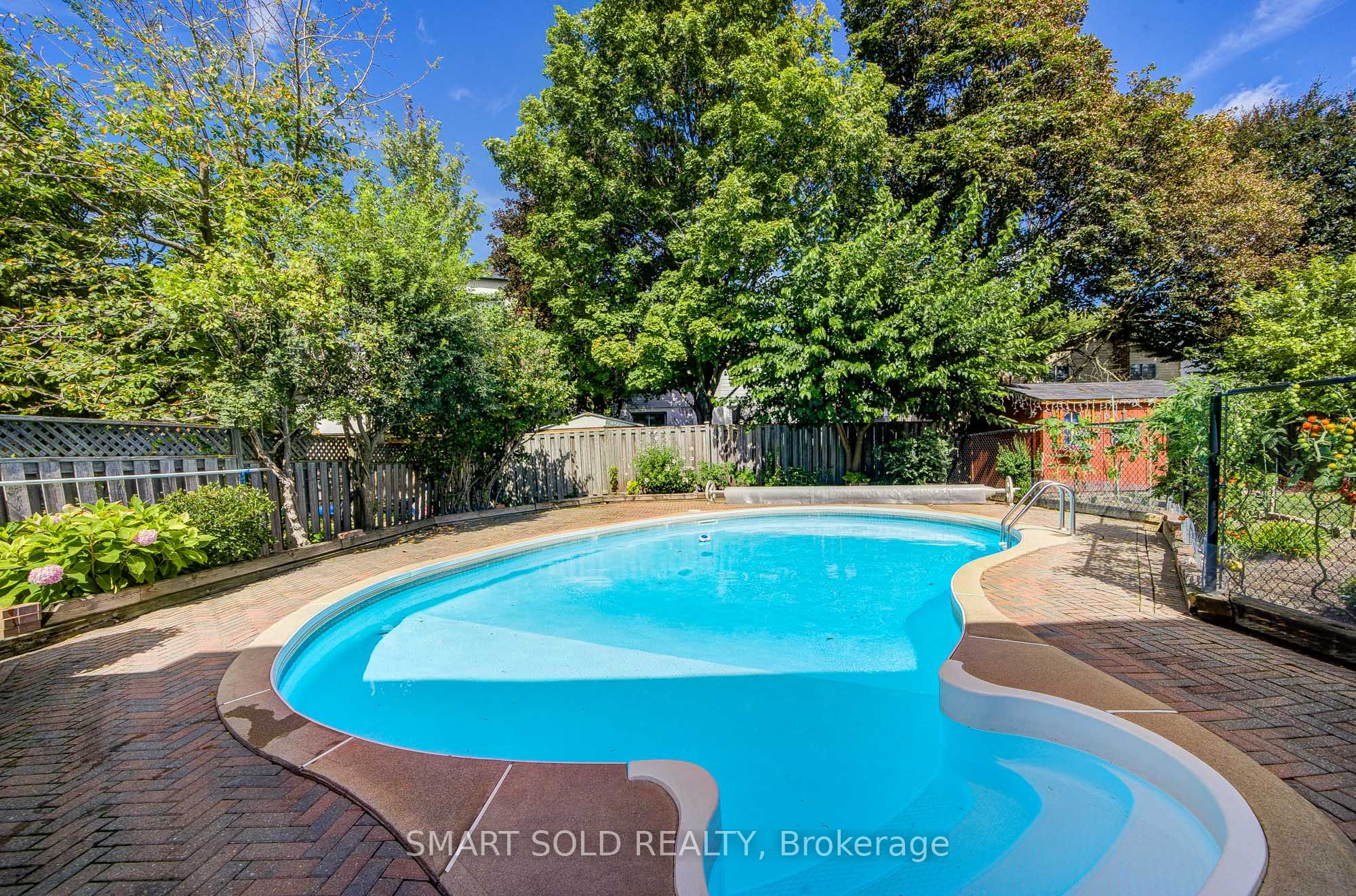 24 Hamilton Hall Drive Property Photo 32