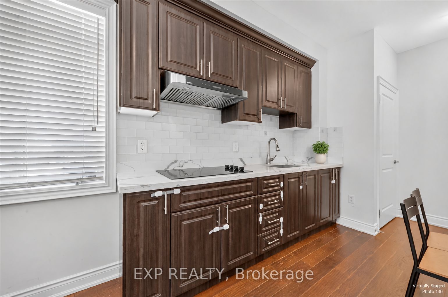 18 Ingleside Street Property Photo 8