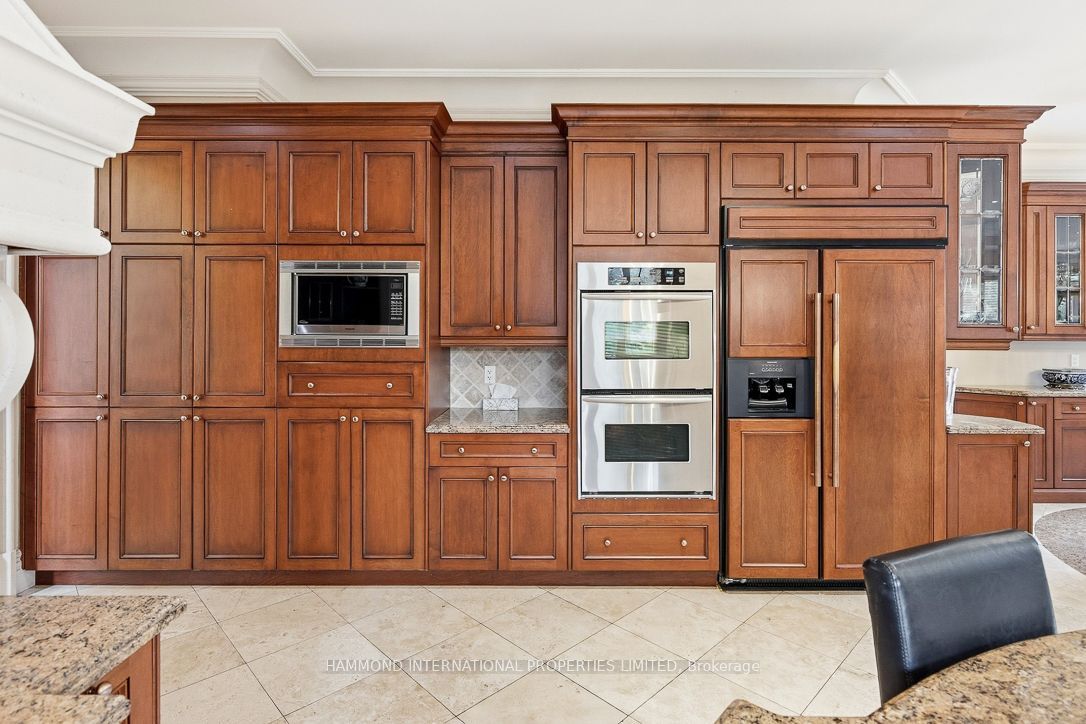 776 Woodland Acres Crescent Property Photo 14