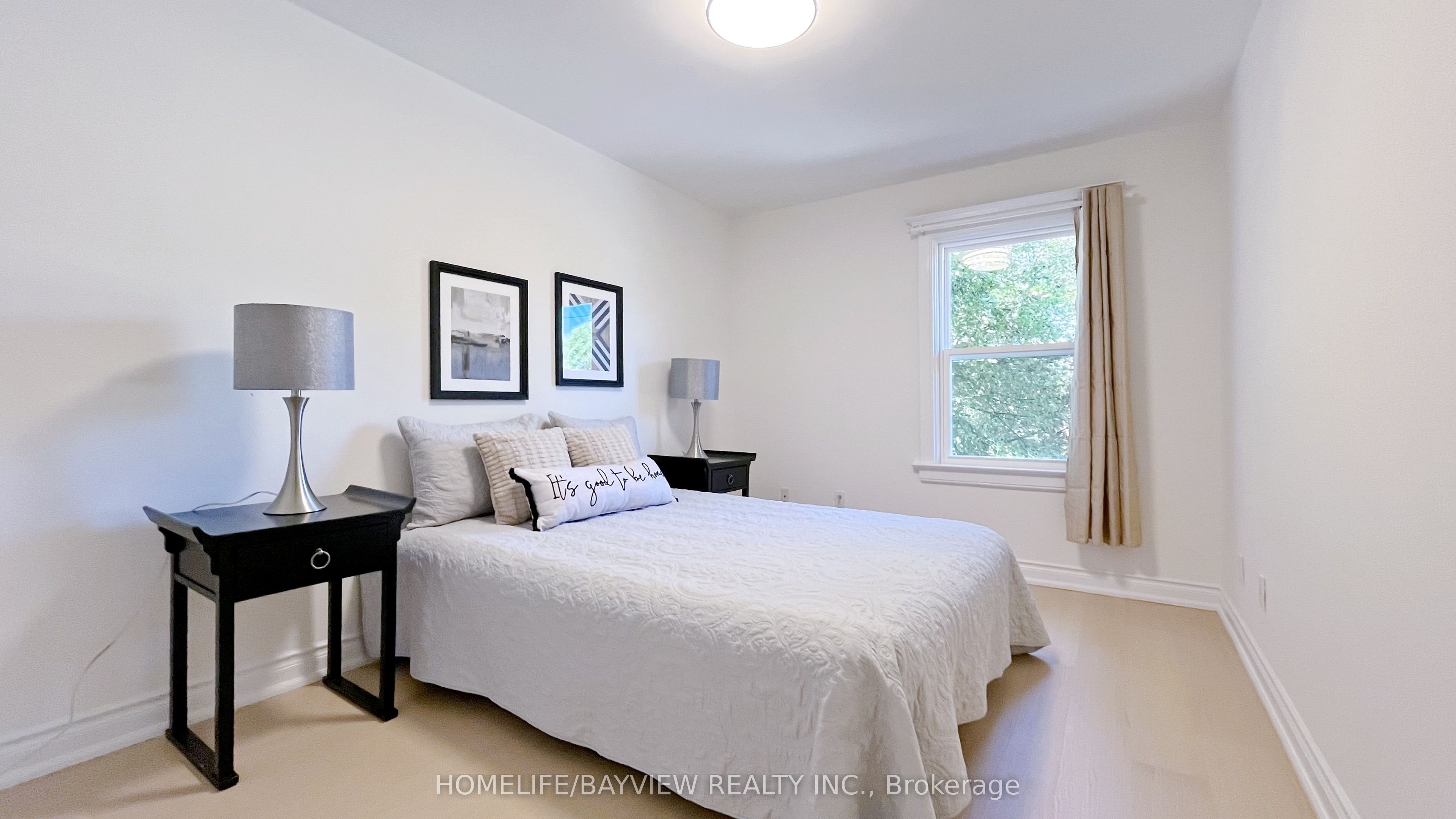 82 Centre Street E Property Photo 11
