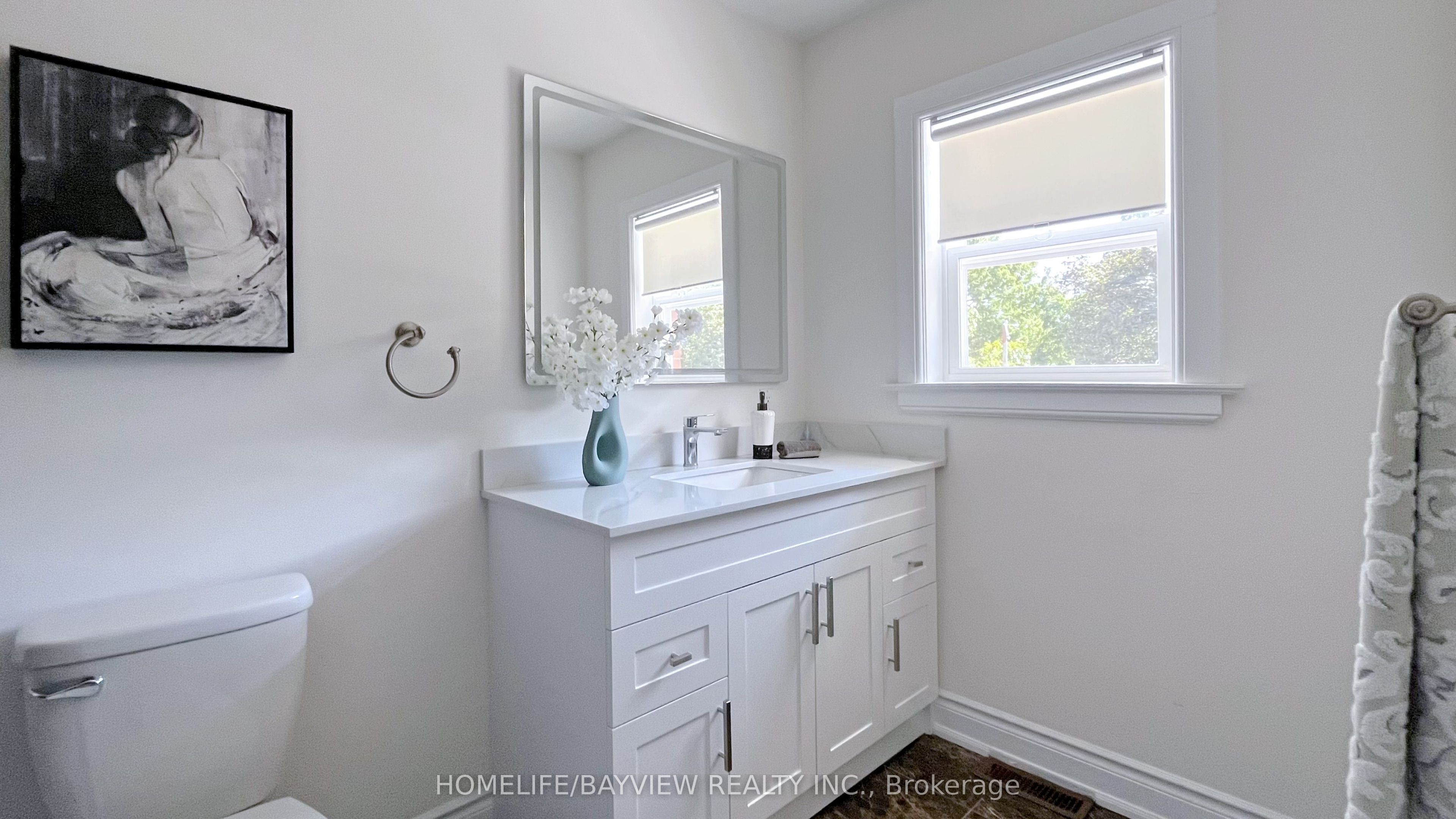 82 Centre Street E Property Photo 13