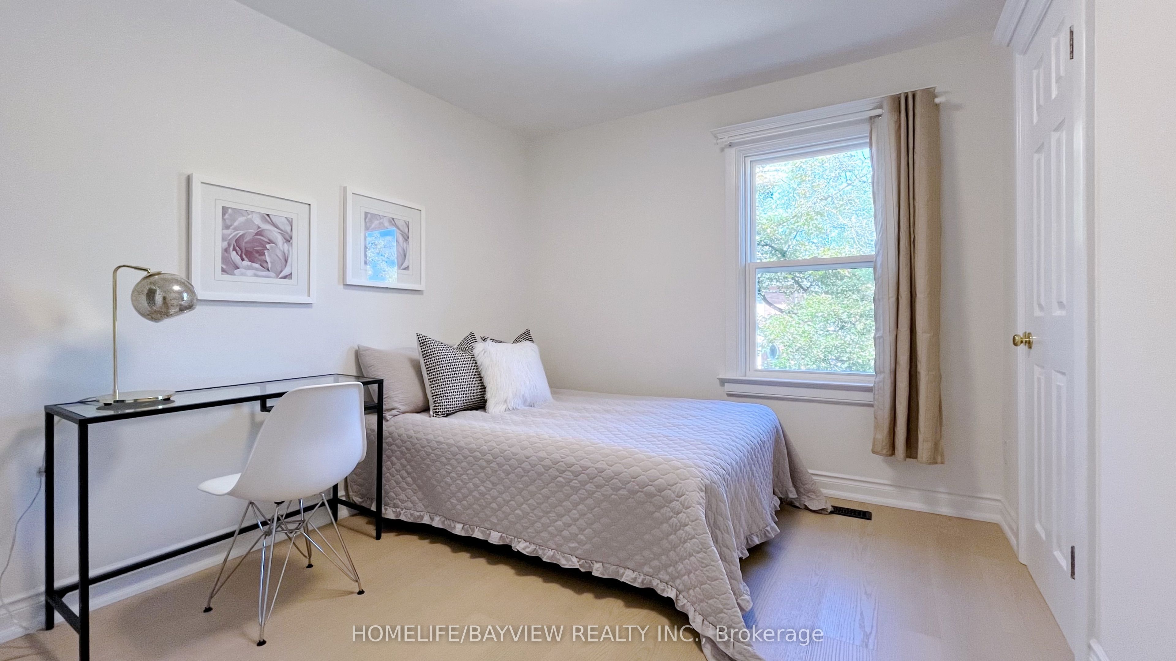 82 Centre Street E Property Photo 15