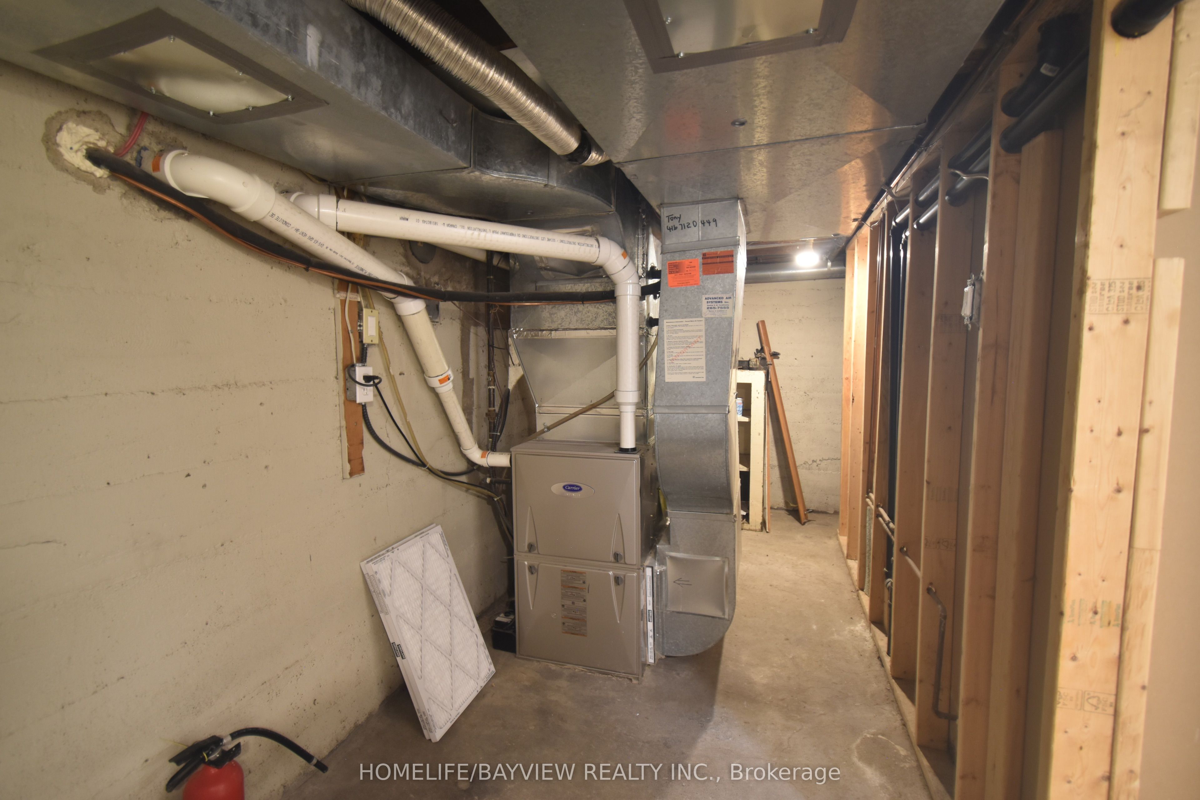 82 Centre Street E Property Photo 23