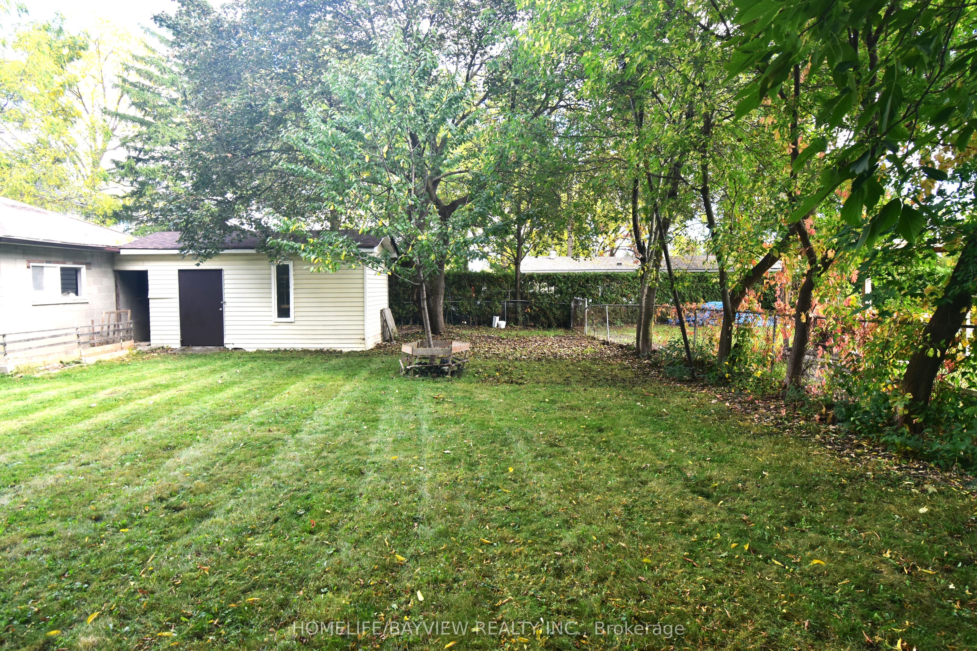 82 Centre Street E Property Photo 26
