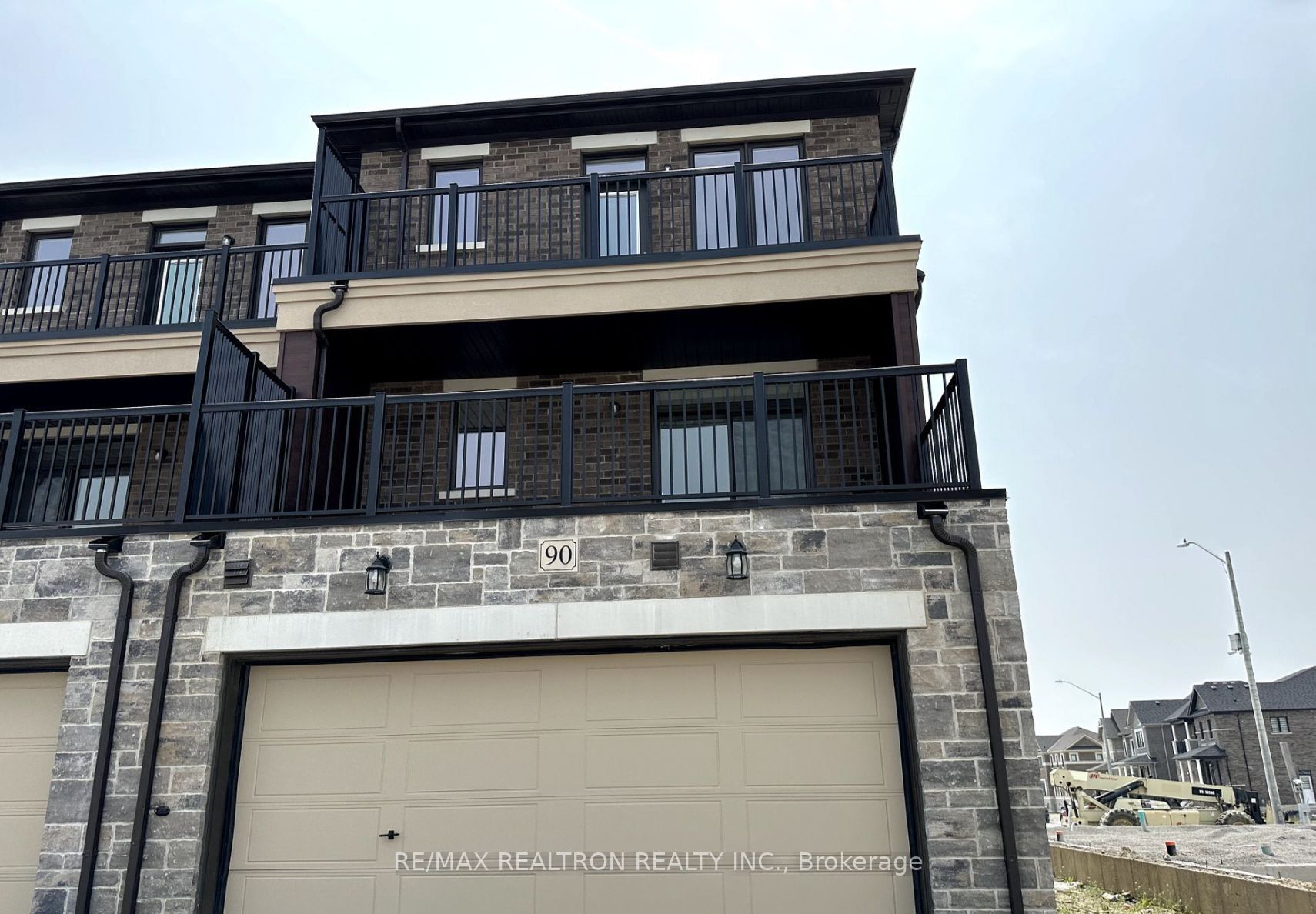 90 Robert Eaton Avenue Property Photo 2