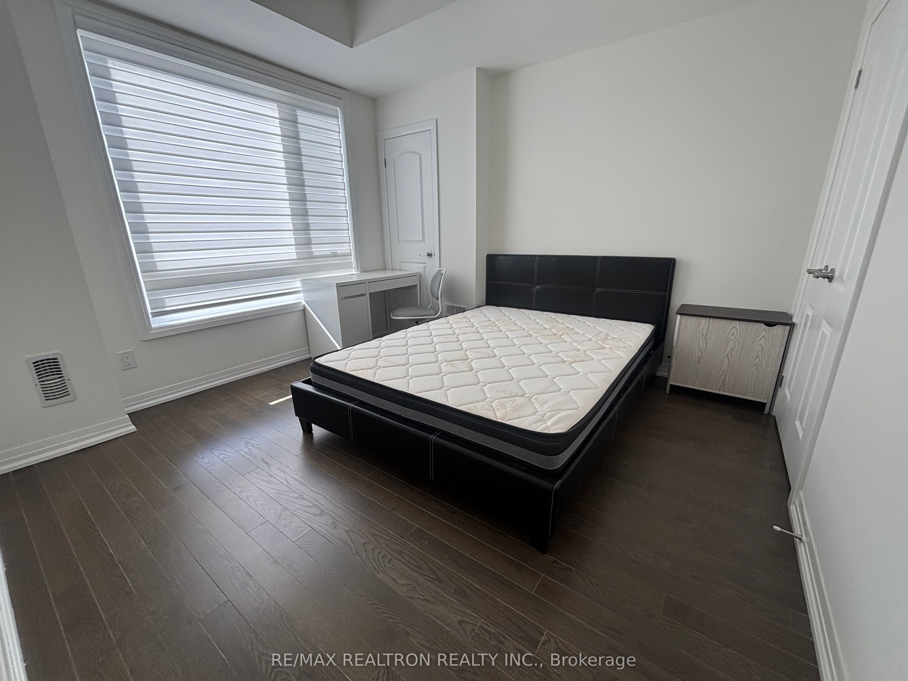 90 Robert Eaton Avenue Property Photo 3
